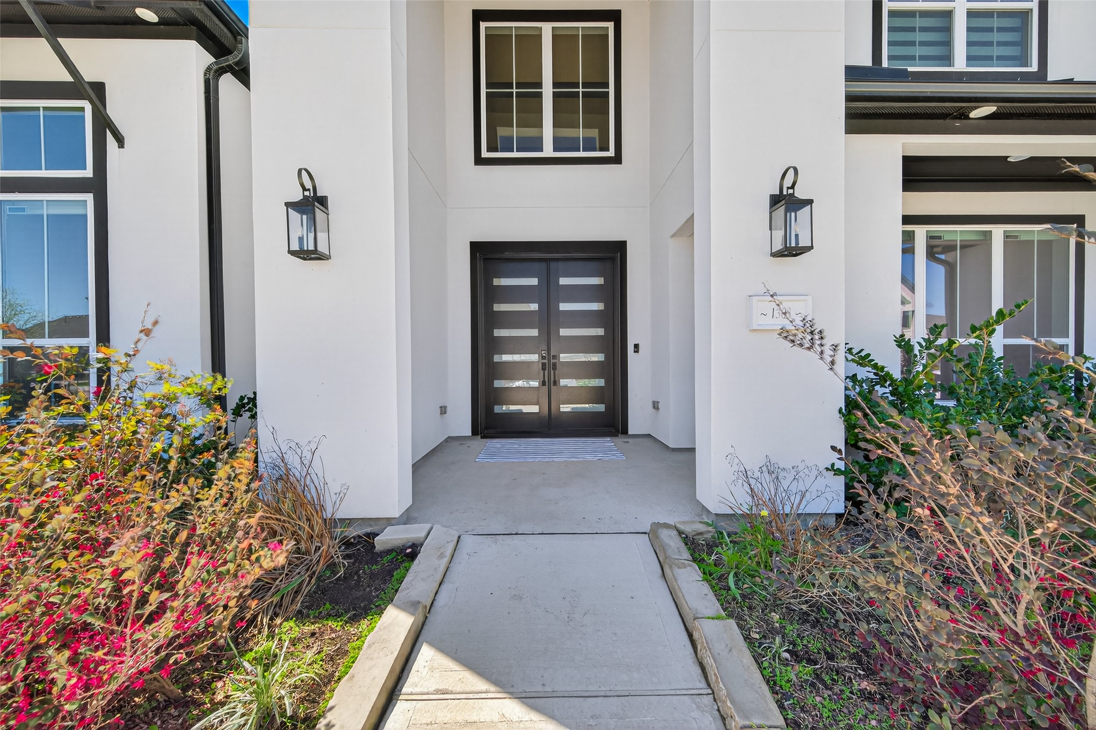 1303 Royal Knoll Lane Property Photo 4
