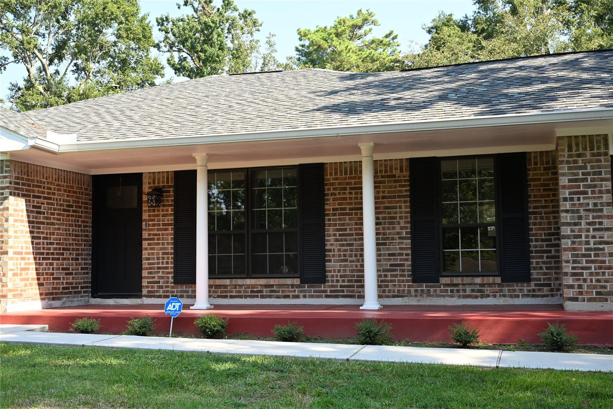 212 Summit Drive Property Photo 3