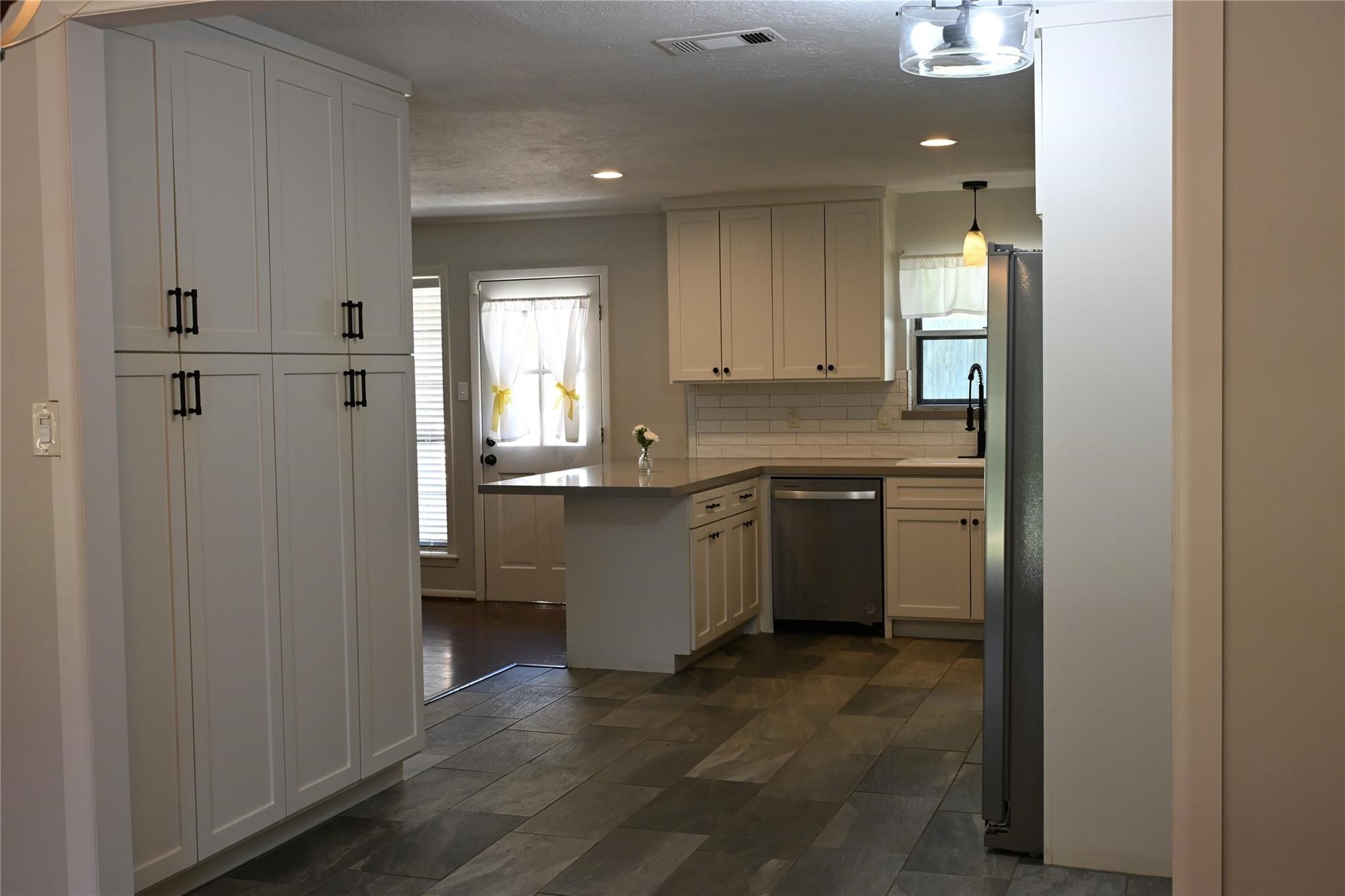 212 Summit Drive Property Photo 6