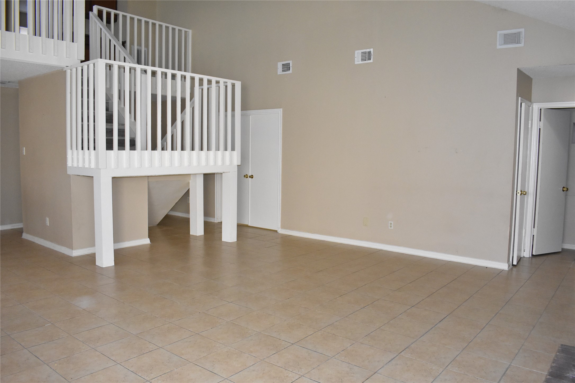 8903 Kalewood Drive Property Photo 9