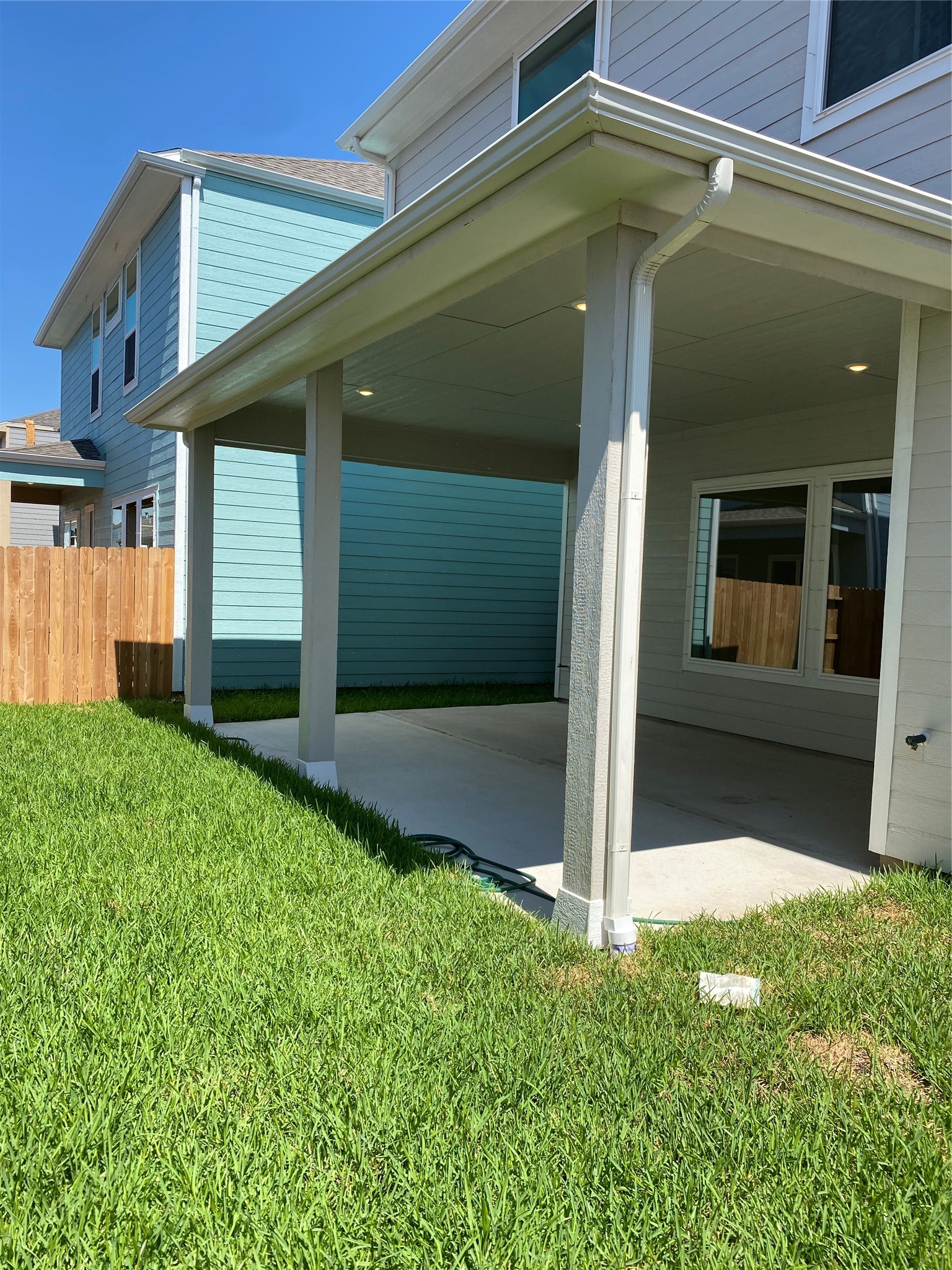 2418 Yacht Harbor Drive Property Photo 8
