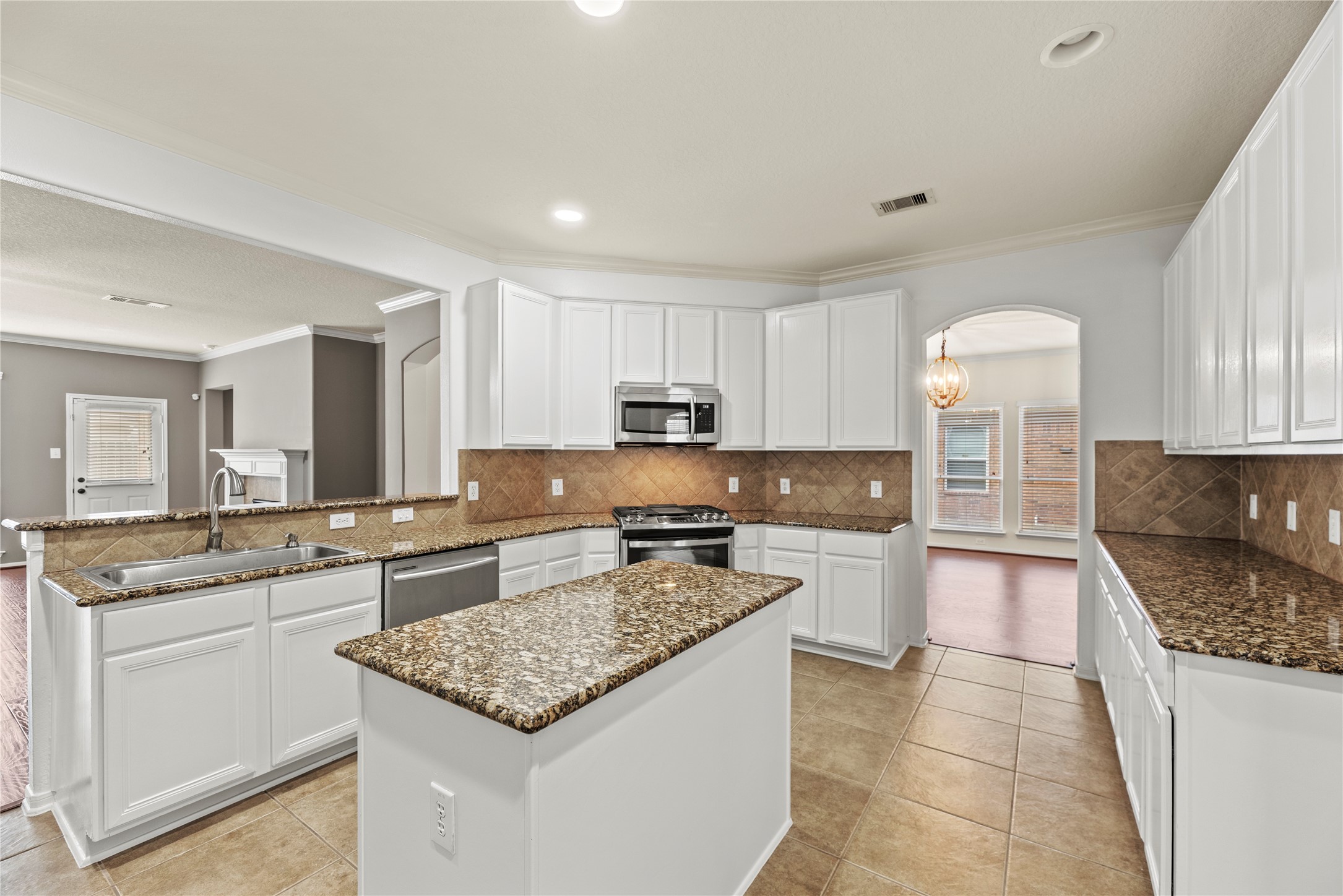 15403 Redbud Dale Court Property Photo 6