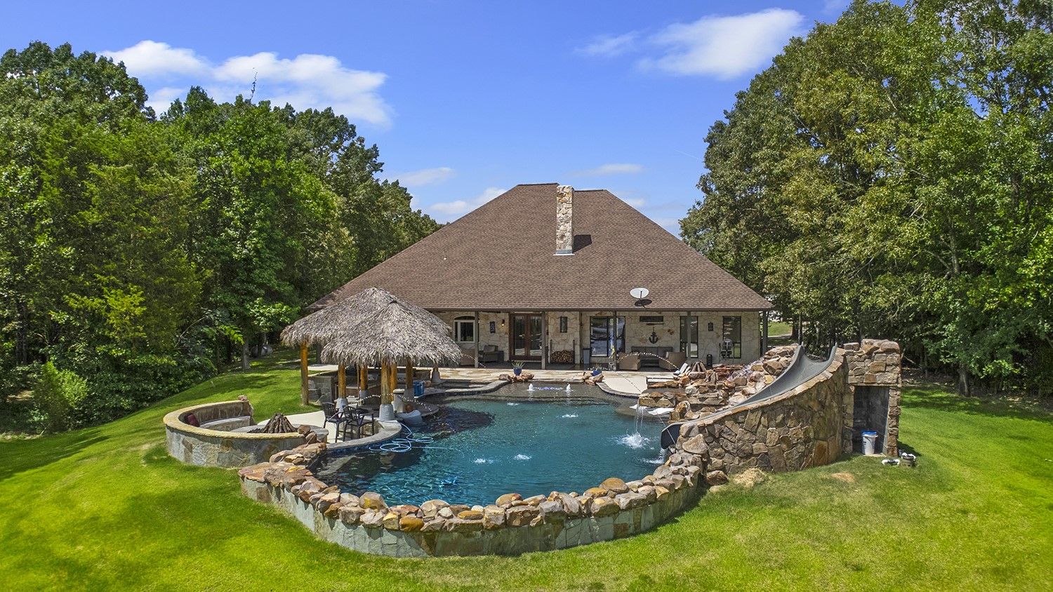12075 Hwy 31 E Property Photo 1