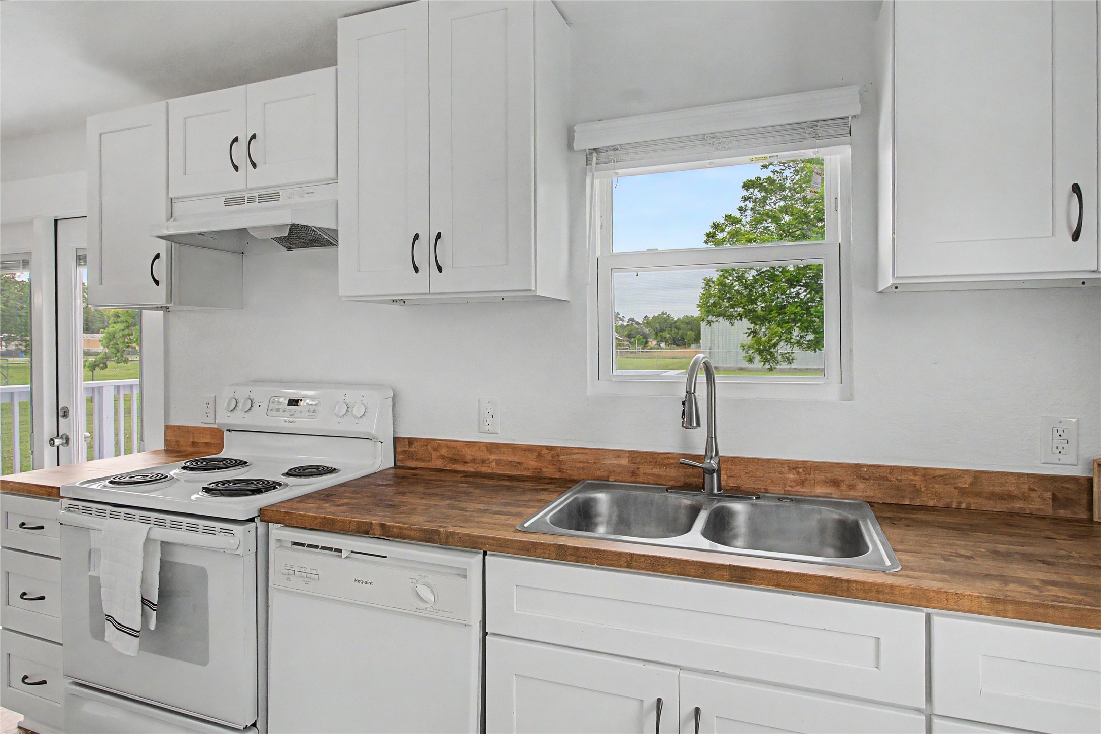 6315 Avenue T Property Photo 12