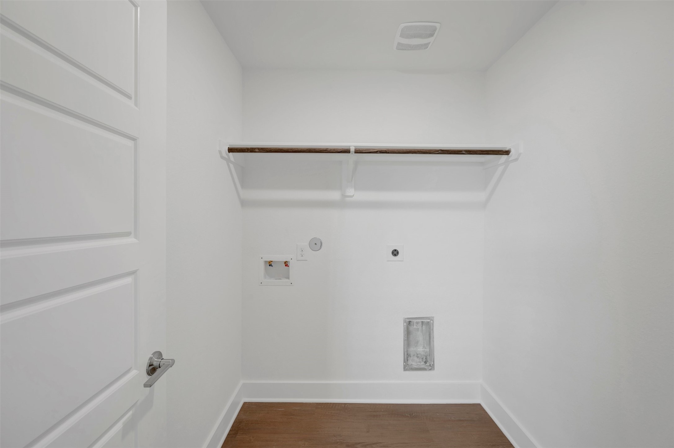 32527 Midsummer Drive Property Photo 7