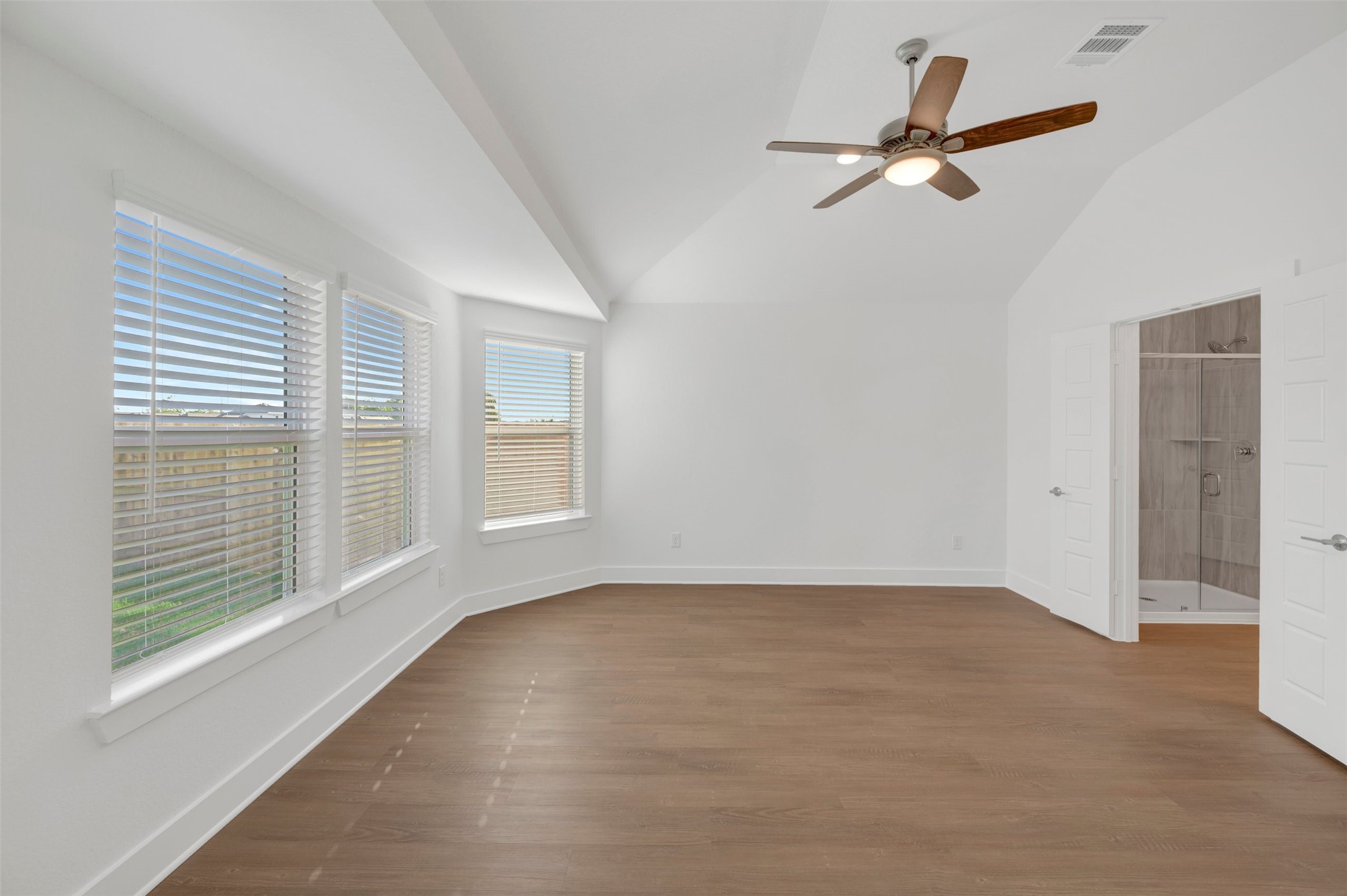 32527 Midsummer Drive Property Photo 9