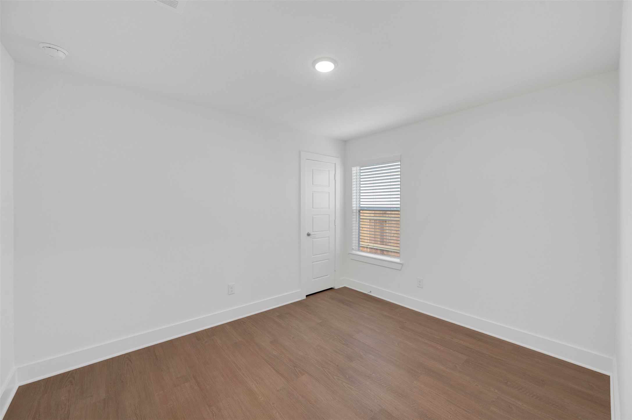 32527 Midsummer Drive Property Photo 15