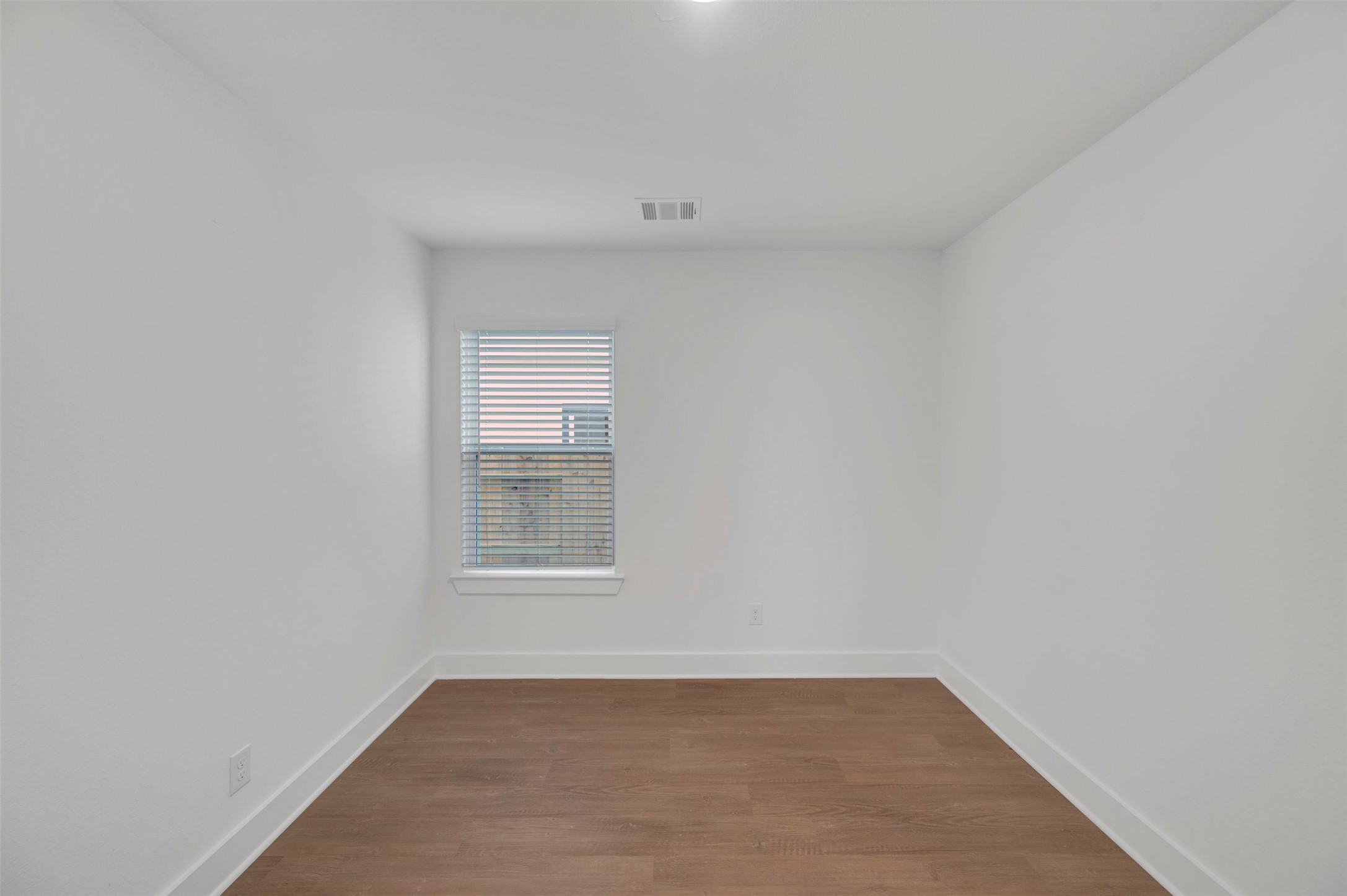 32527 Midsummer Drive Property Photo 17