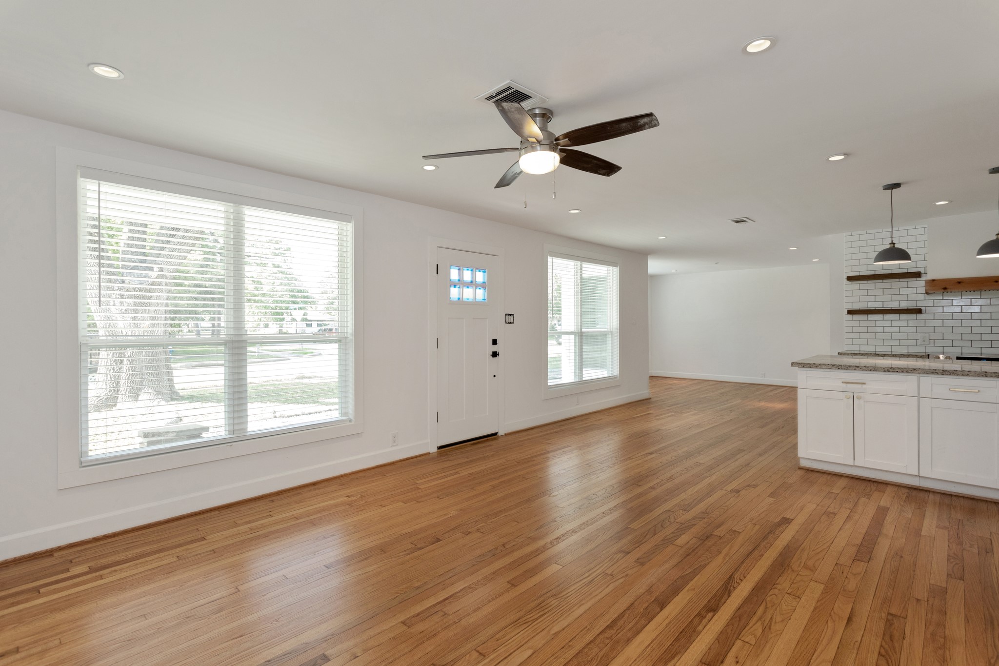 1834 Norcrest Drive Property Photo 3