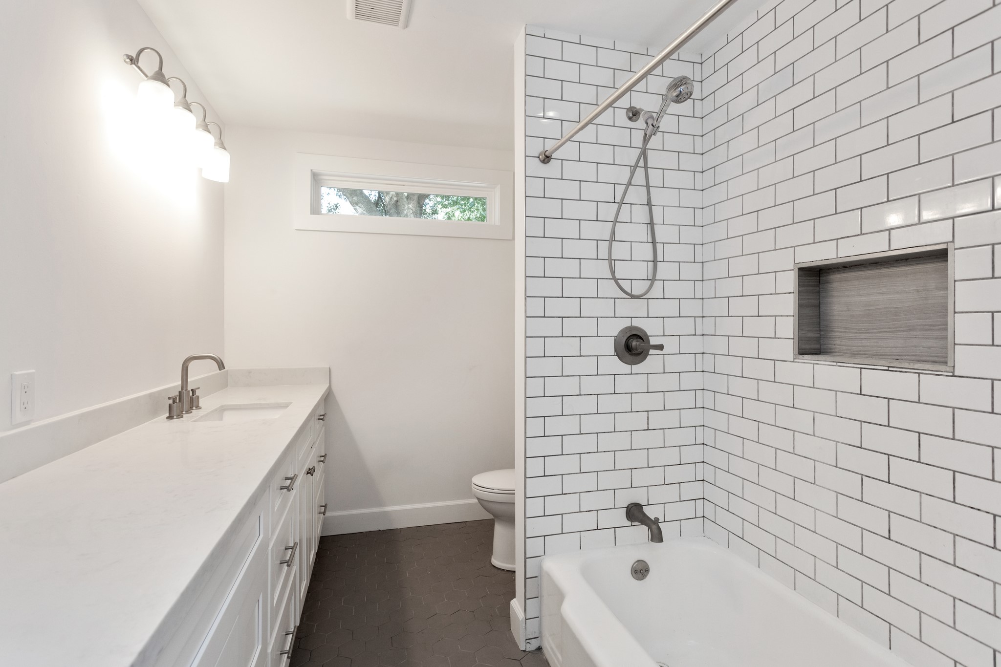 1834 Norcrest Drive Property Photo 15
