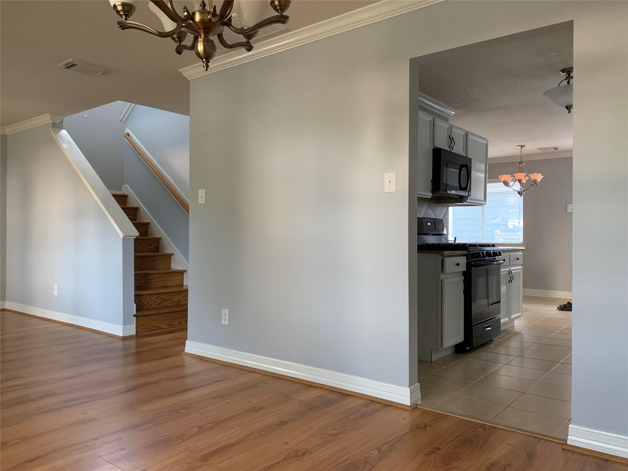 3923 Carriage Park Row Property Photo 5
