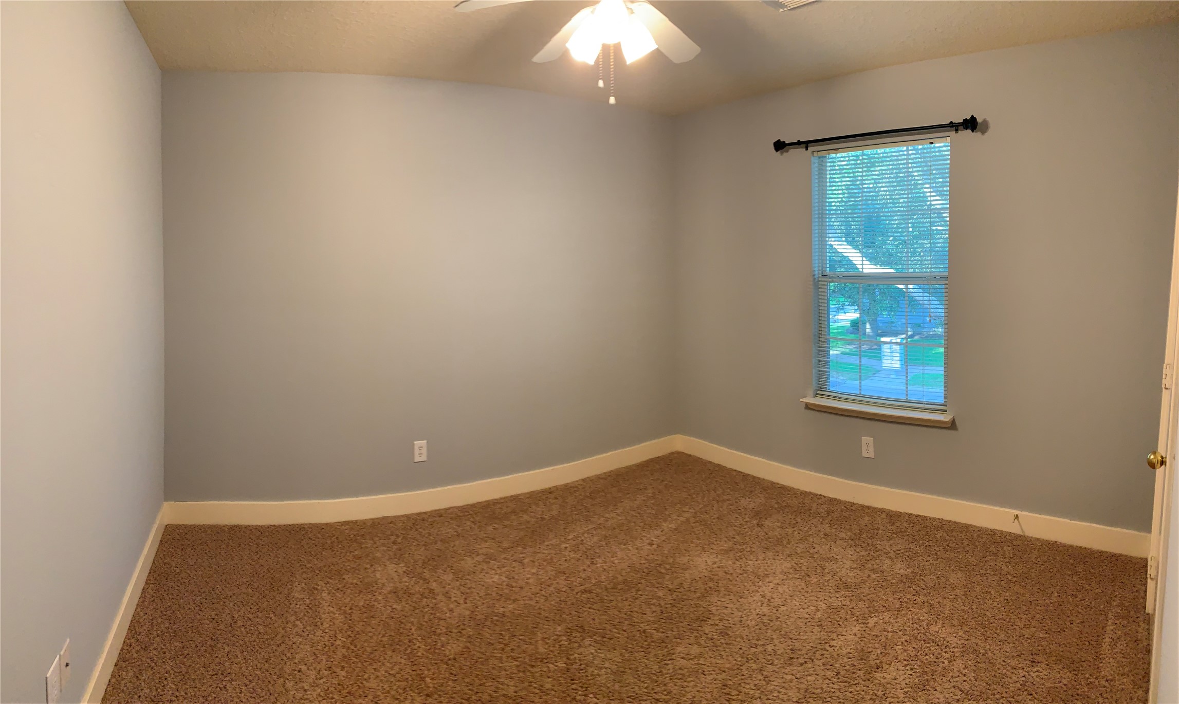 3923 Carriage Park Row Property Photo 20