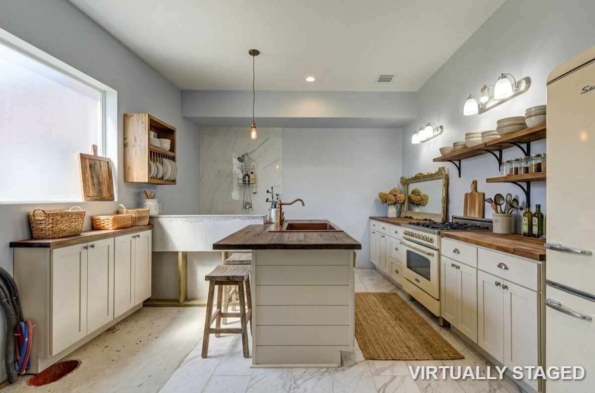 8570 Sunny Side Road Property Photo 17