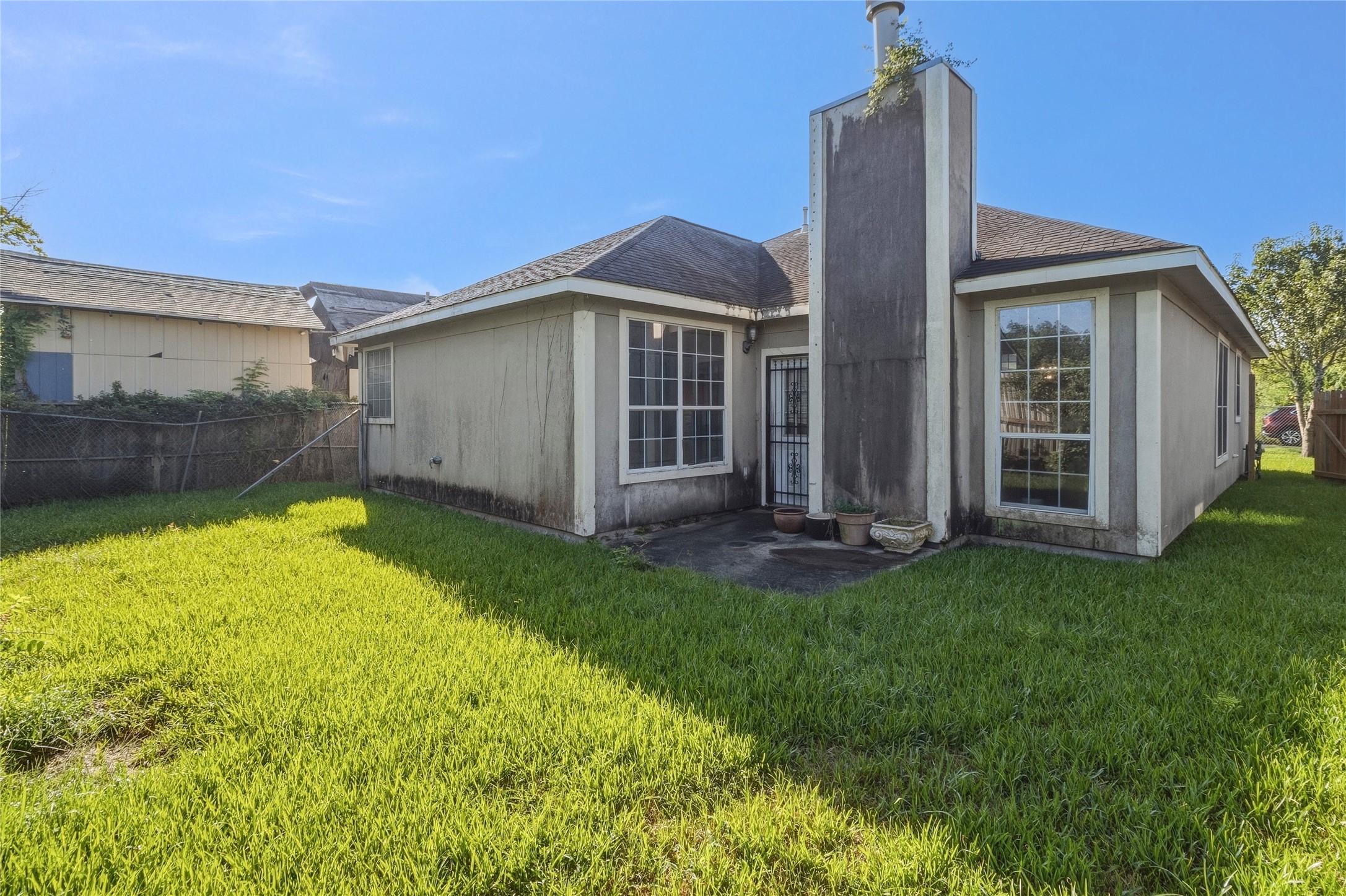9711 Signet St Street Property Photo 6