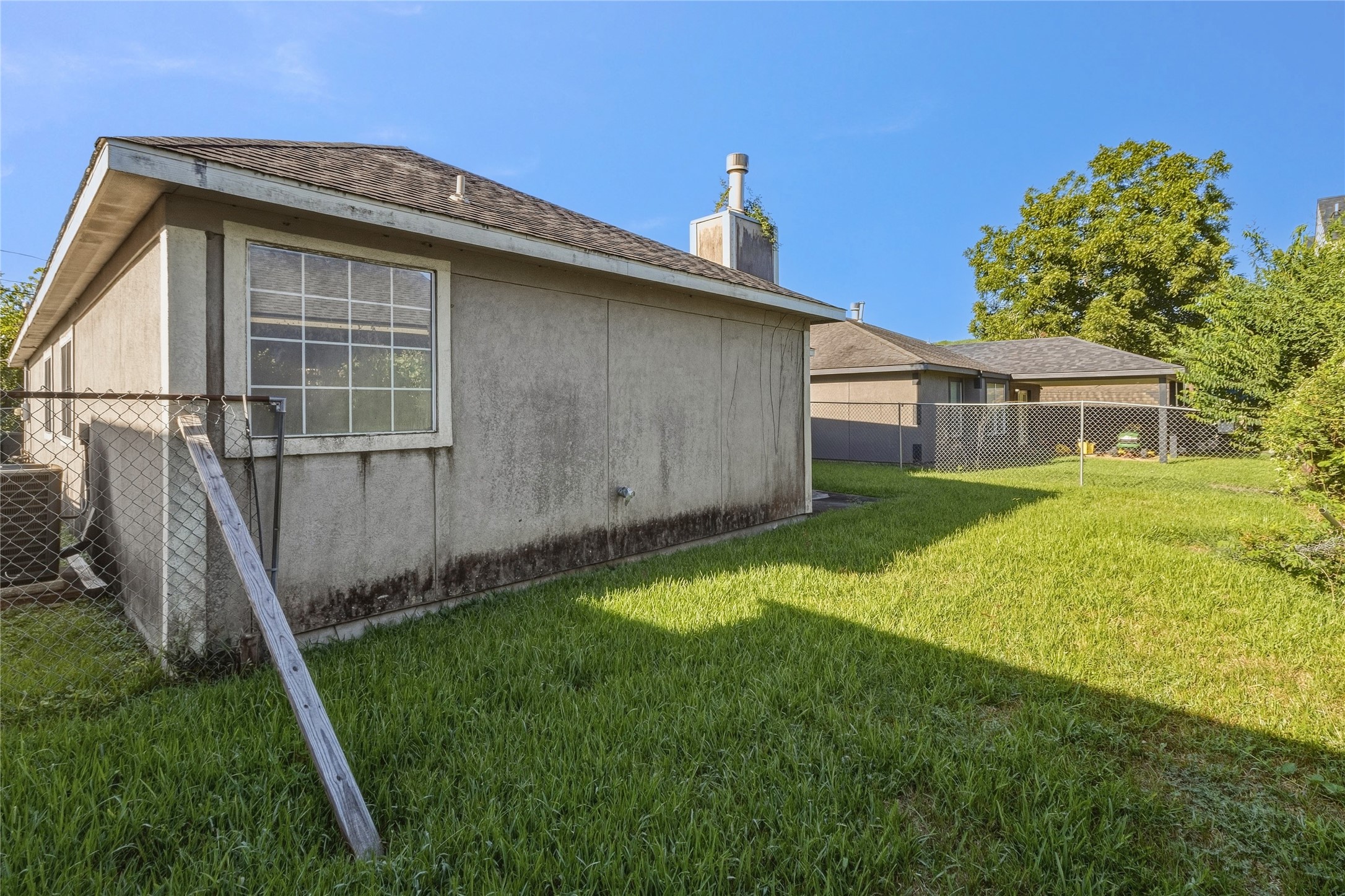 9711 Signet St Street Property Photo 8