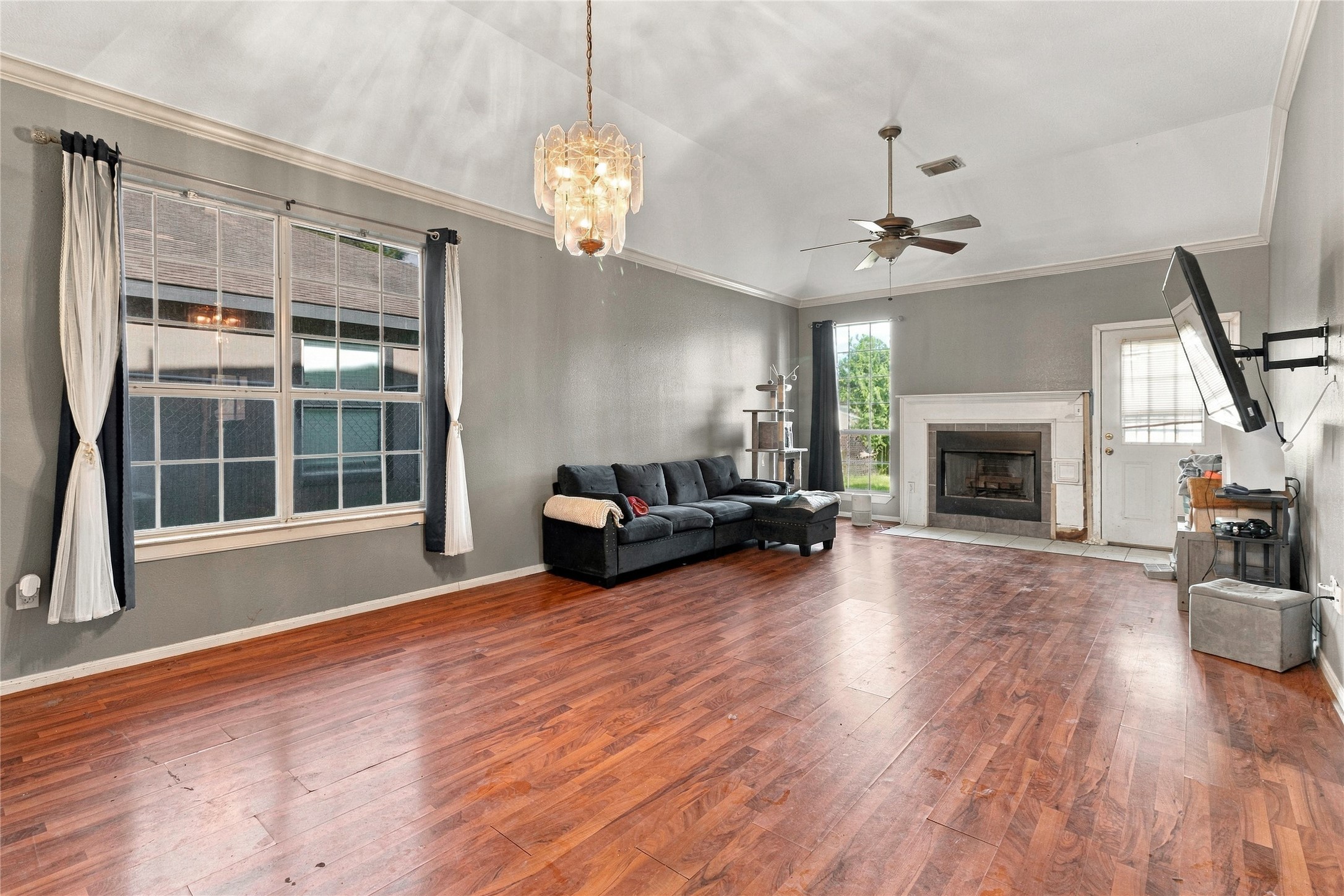 9711 Signet St Street Property Photo 16