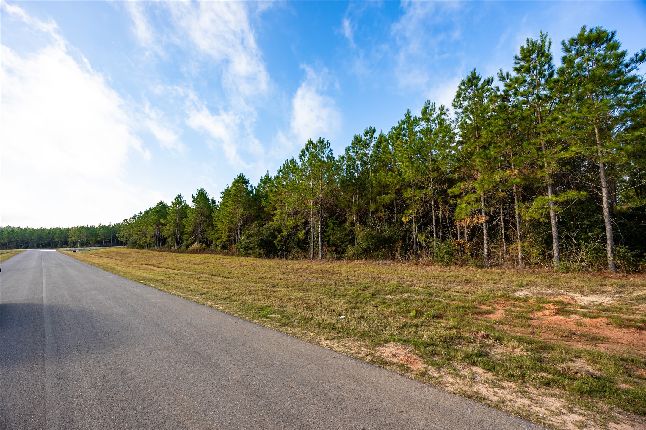10517 Legends Road Property Photo 4