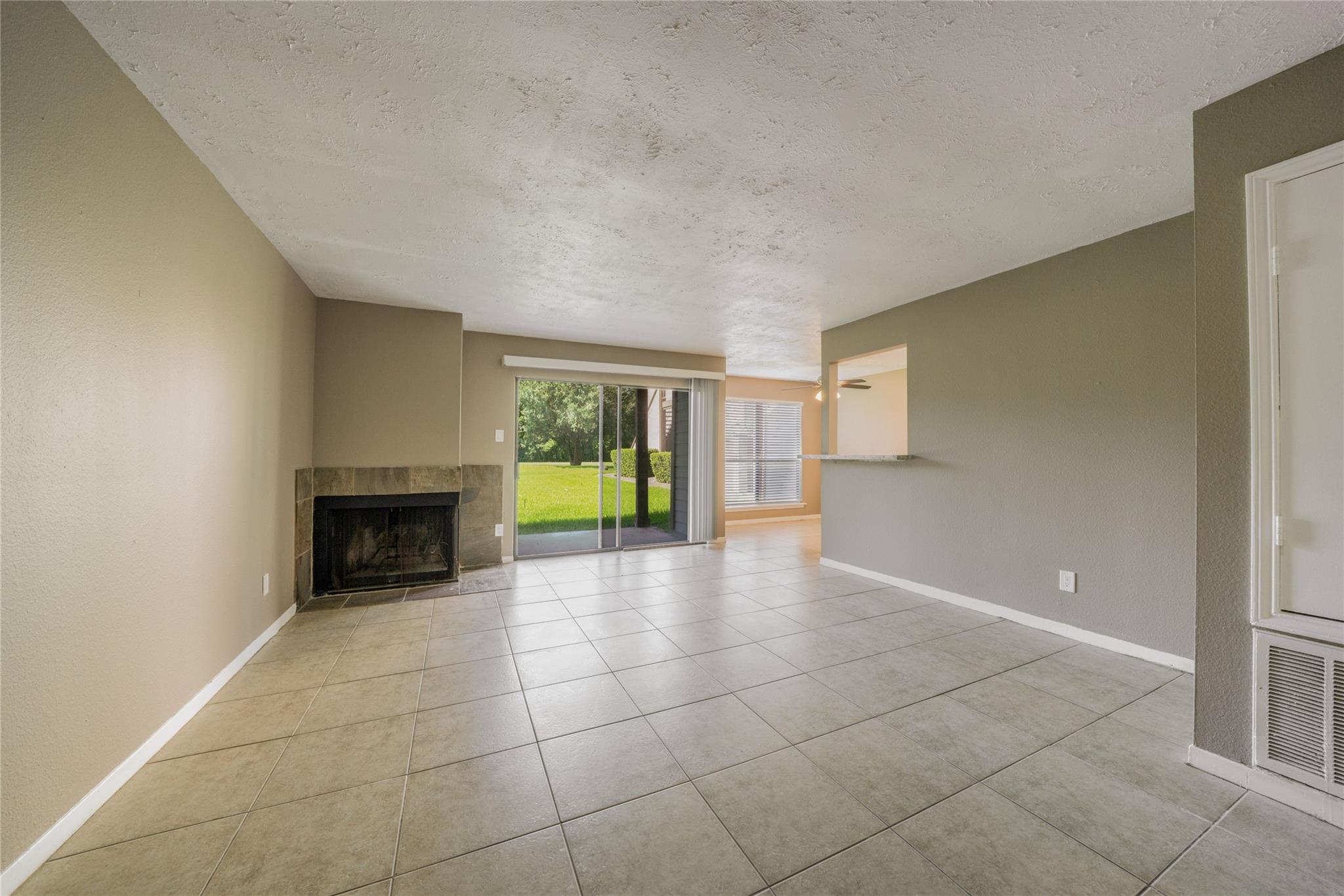 8481 Sands Point Drive Property Photo 3