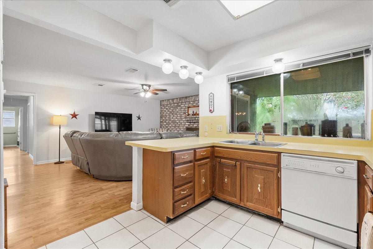15718 Brookford Drive Property Photo 9