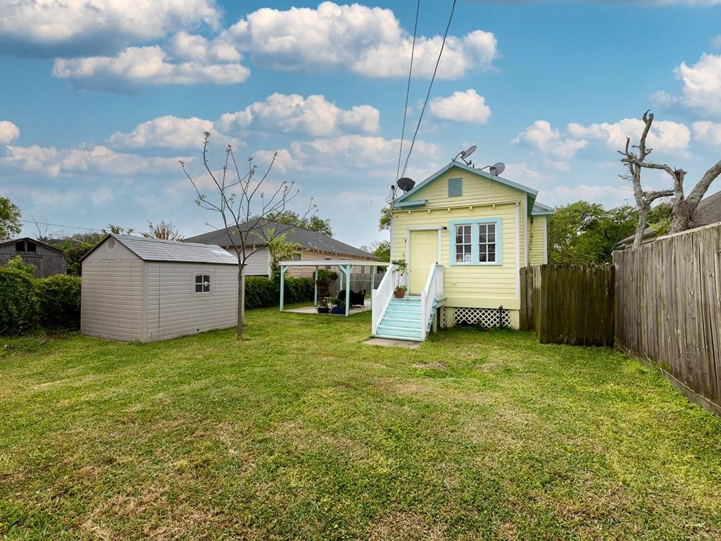 4124 Avenue M 1/2 Property Photo 4