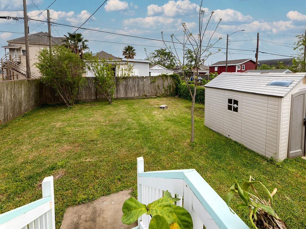4124 Avenue M 1/2 Property Photo 6