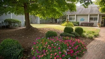 2403 Greenleaf Dr Property Photo 4