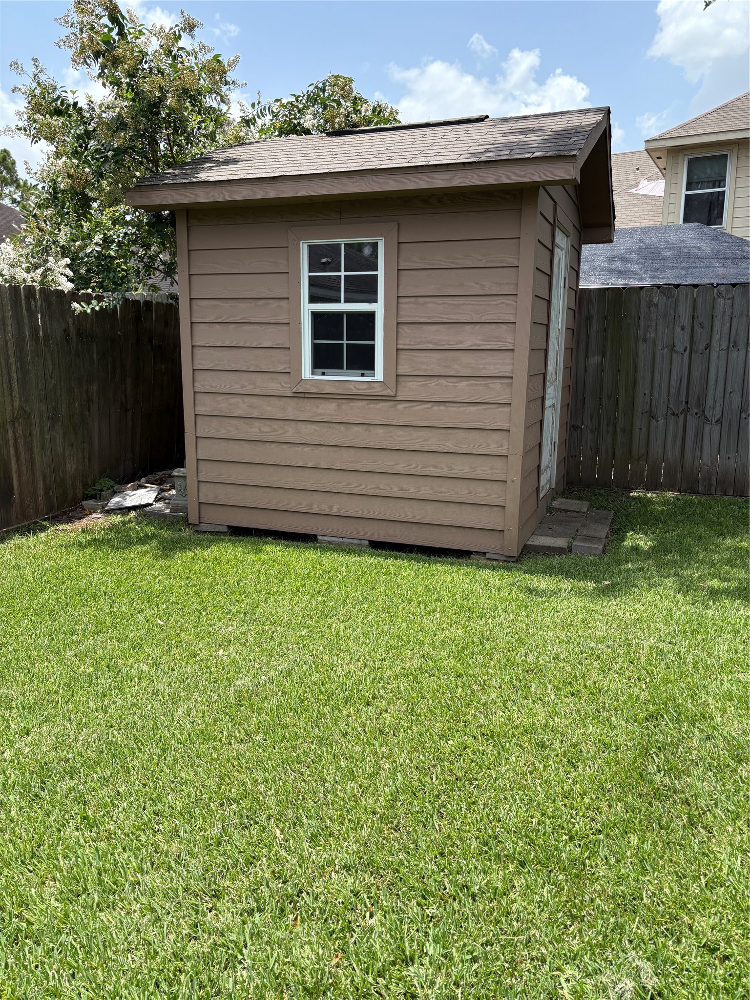 1402 Township Court Property Photo 18