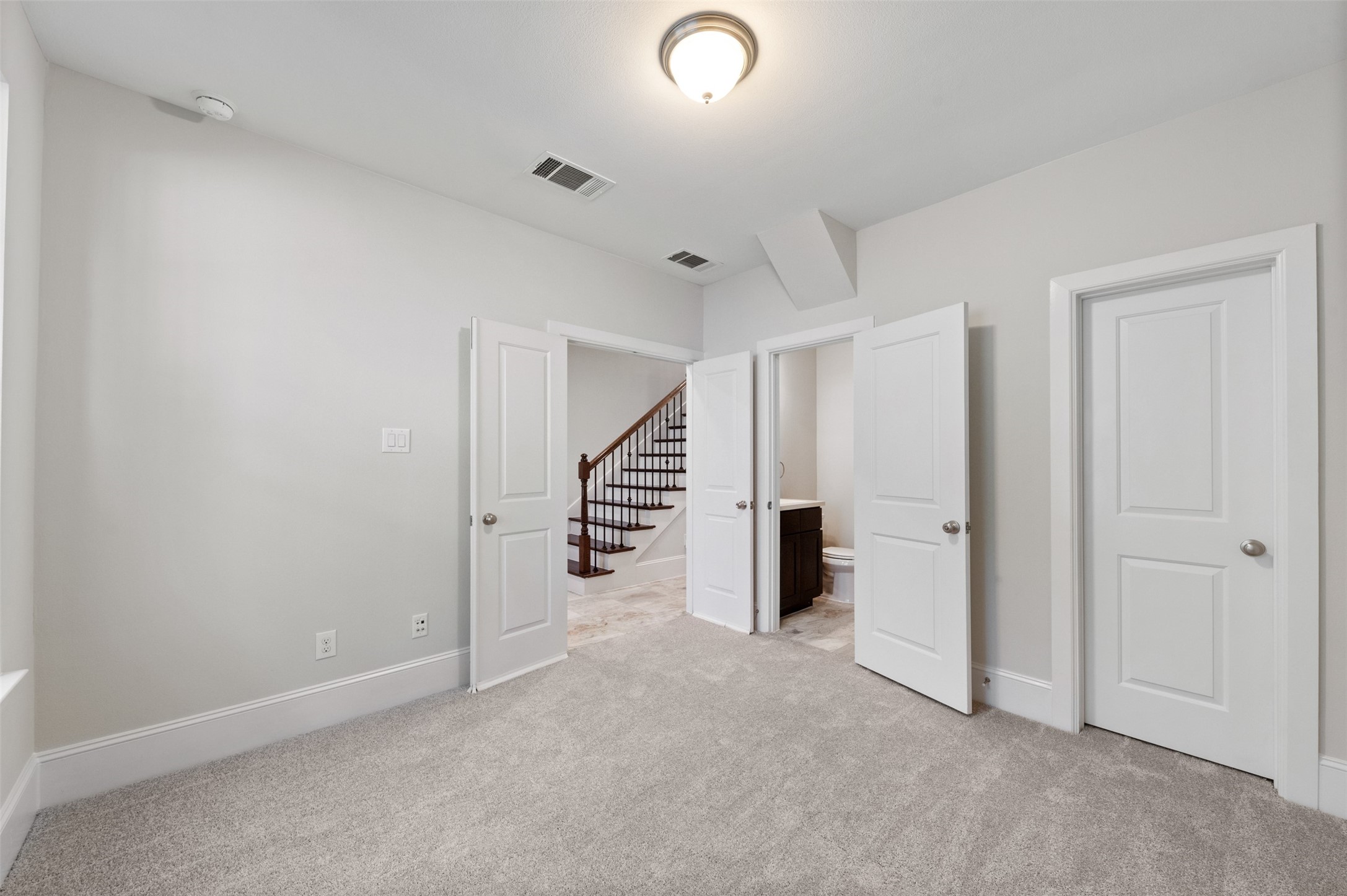 1823 Drew Street Property Photo 8