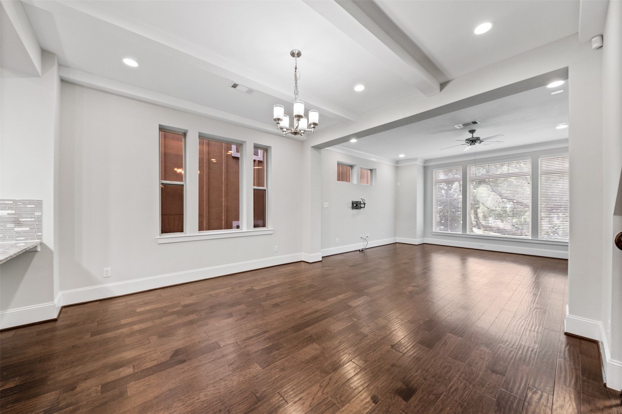 1823 Drew Street Property Photo 11
