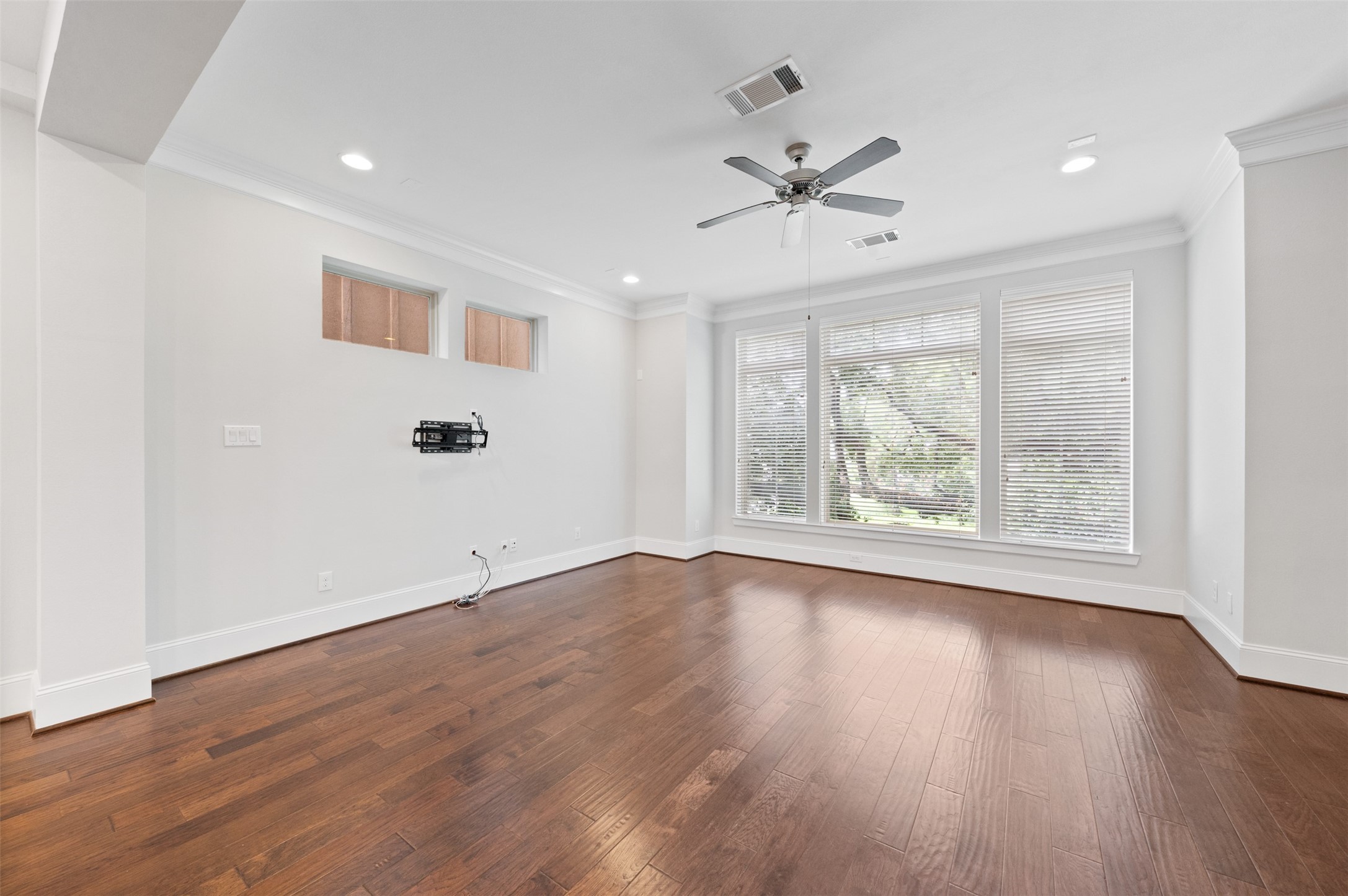 1823 Drew Street Property Photo 15