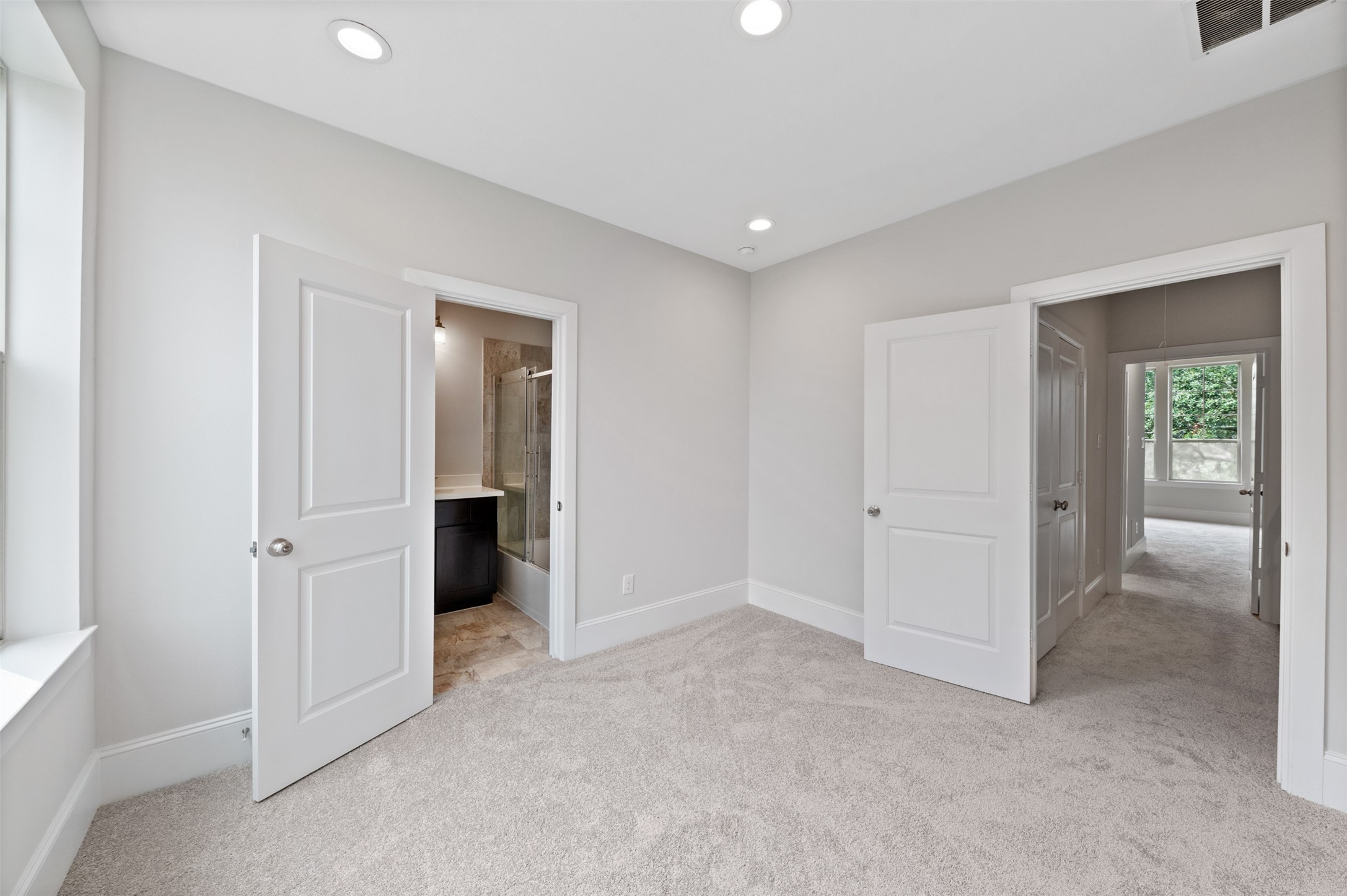 1823 Drew Street Property Photo 23