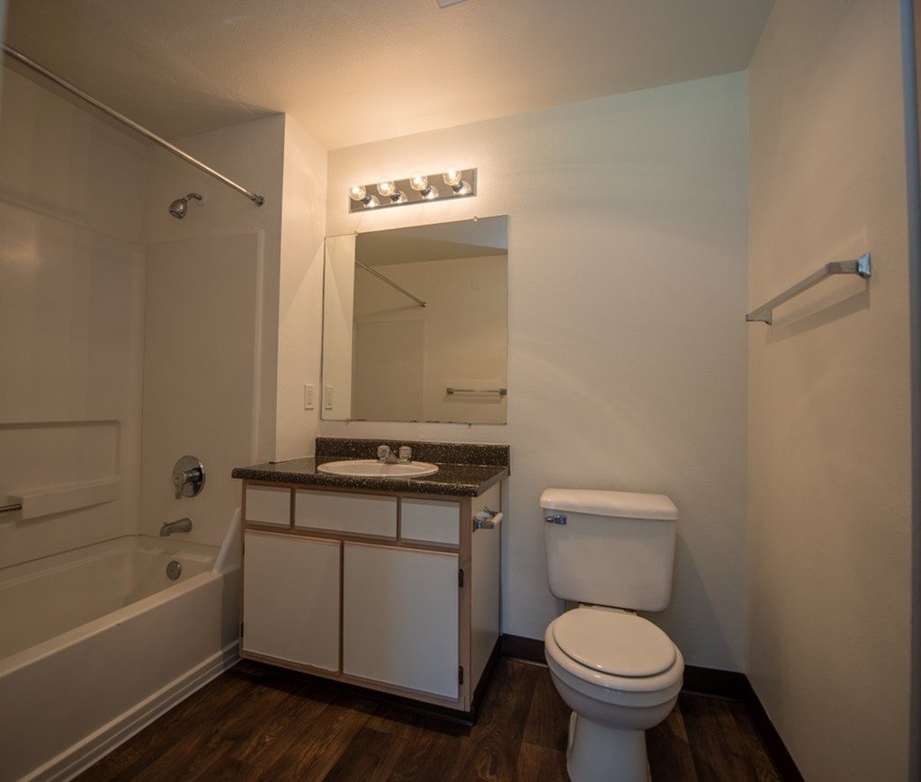 1001 Ne Briarcreek Way Property Photo 15