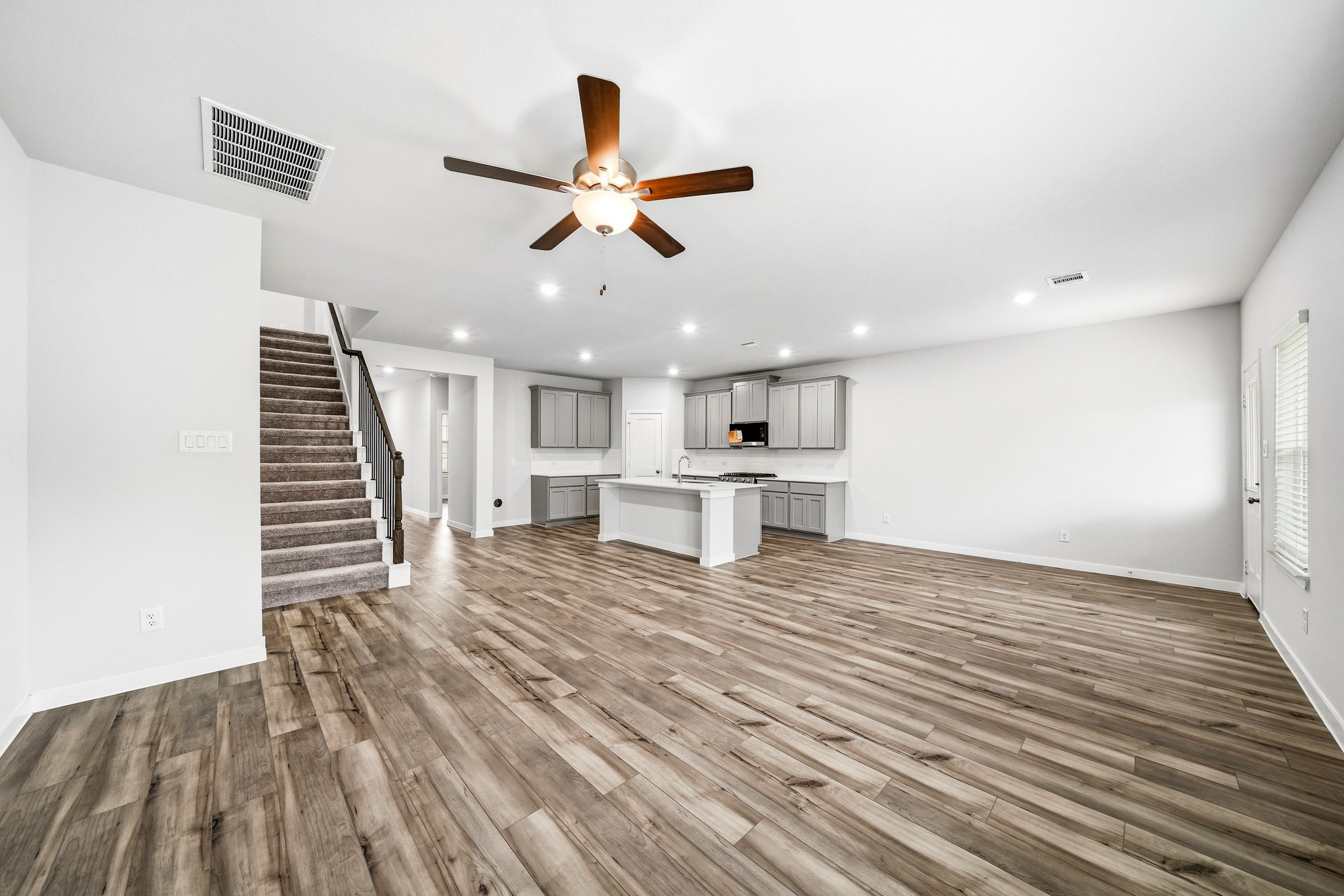 11502 Youngquist Drive Property Photo 5