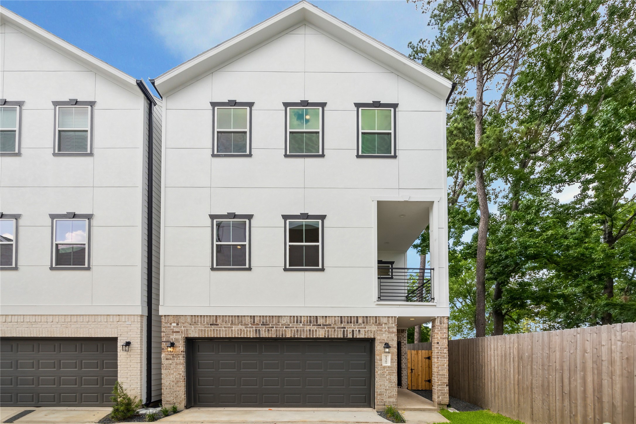 5438a Wheatley Street Property Photo 1