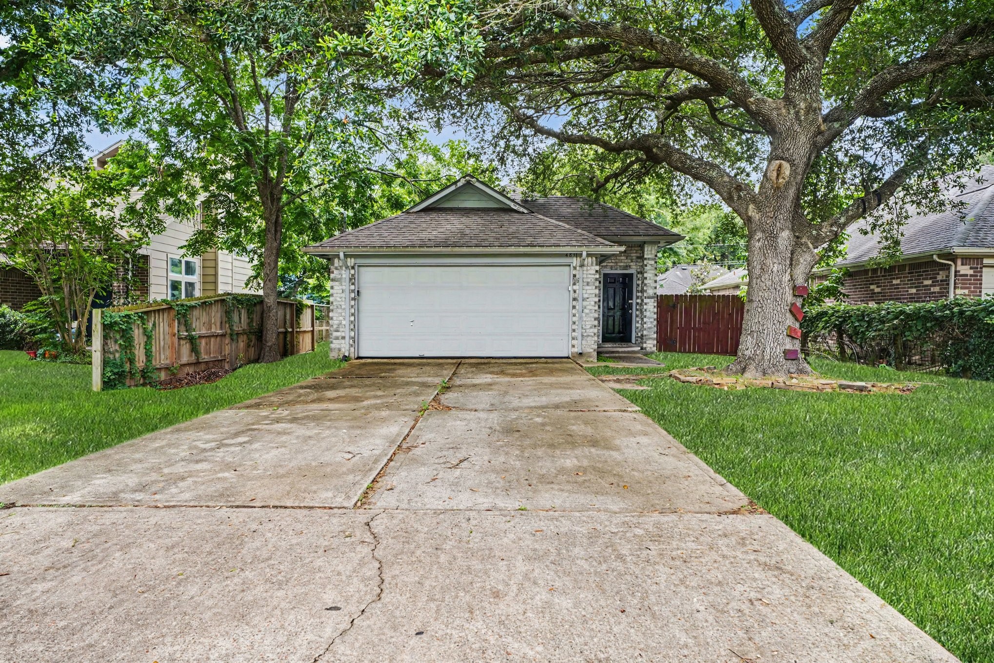 4811 Hawthorne Street Property Photo 1