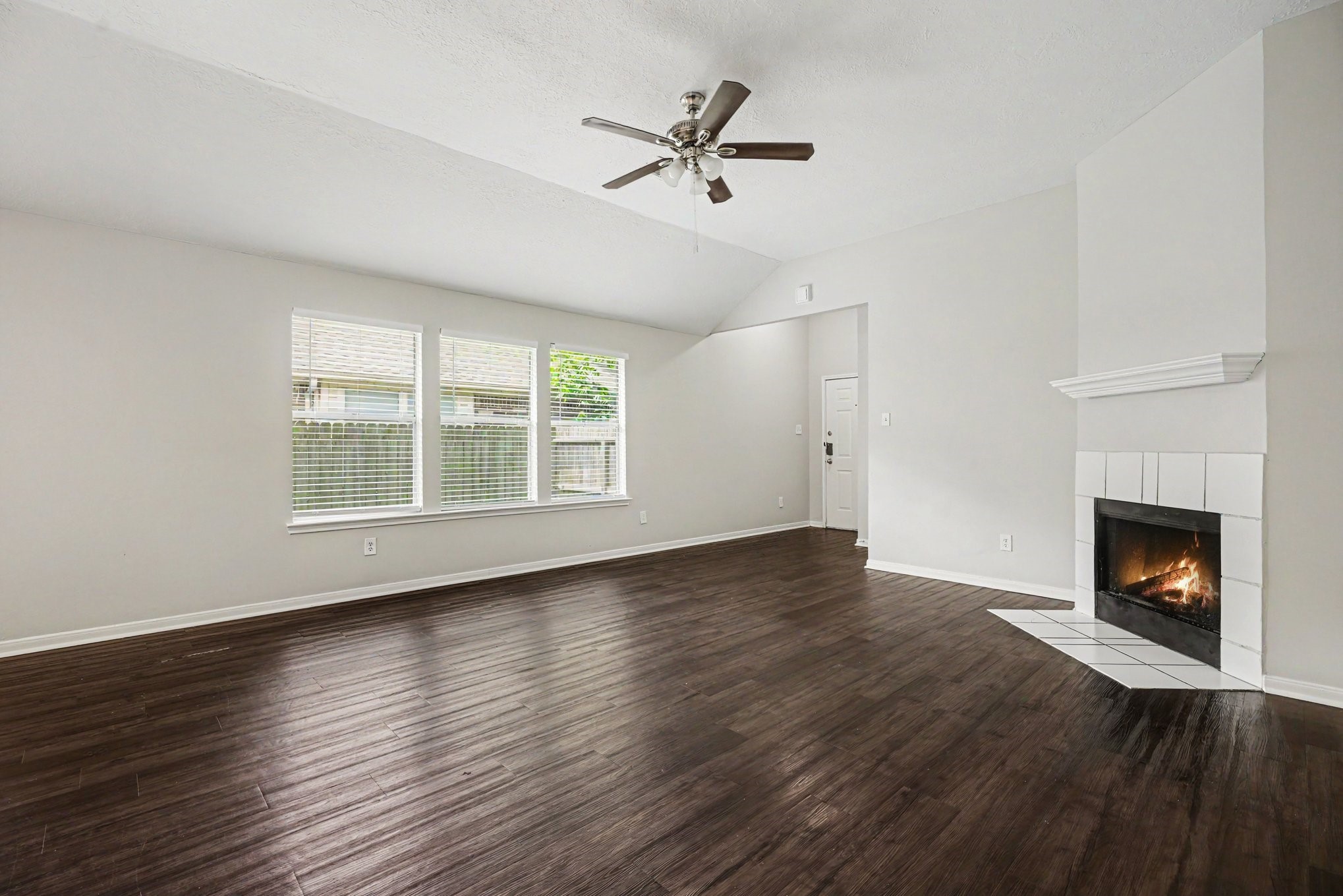 4811 Hawthorne Street Property Photo 4