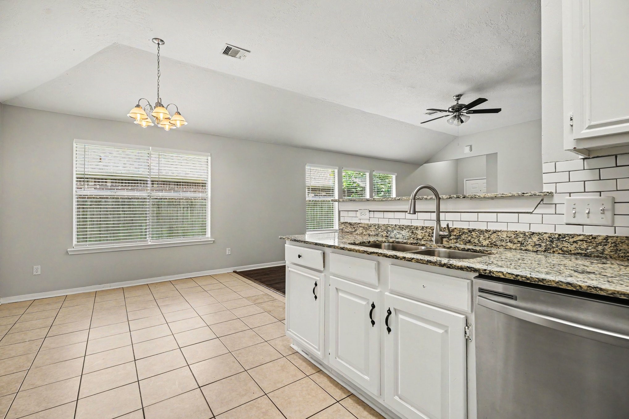 4811 Hawthorne Street Property Photo 8