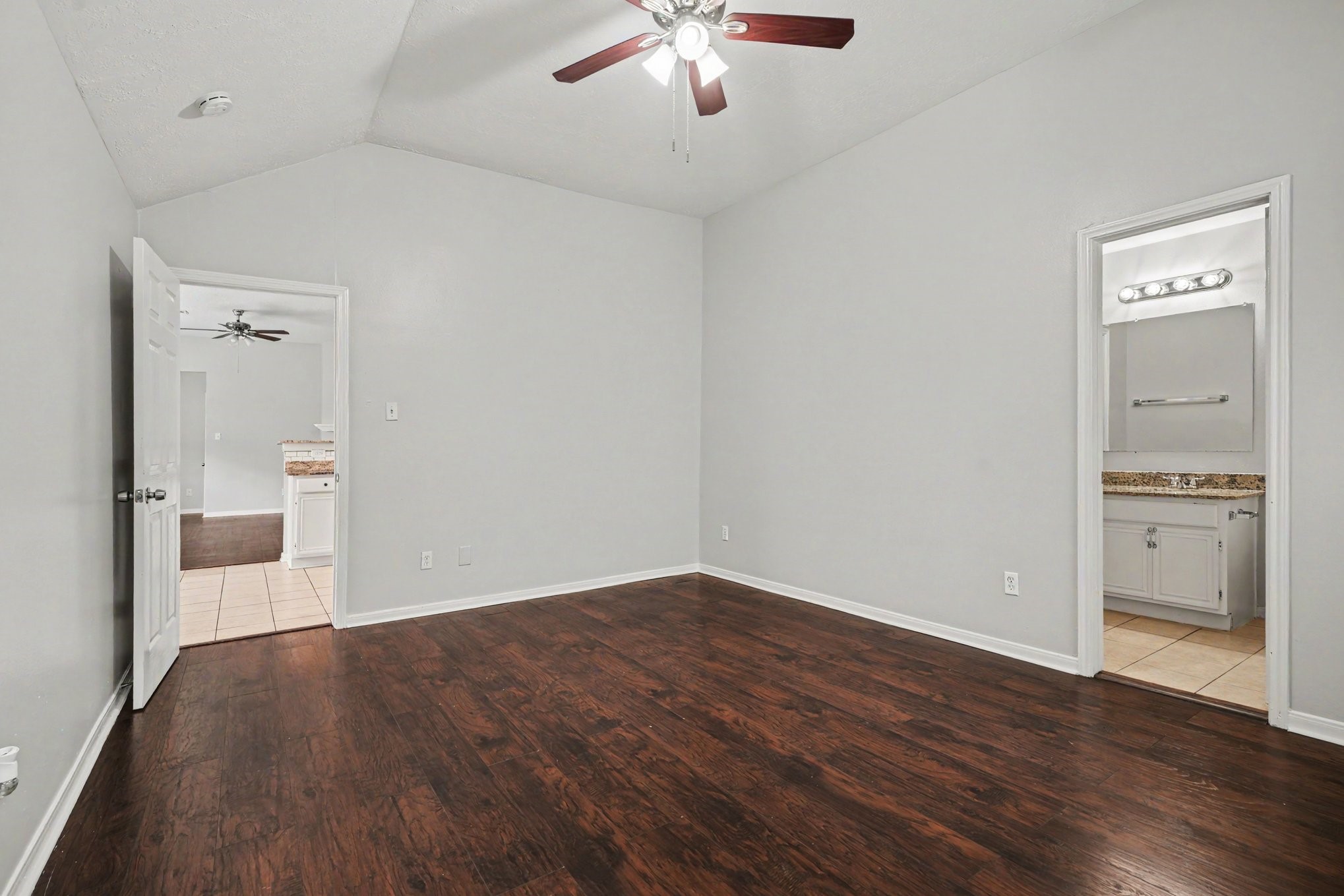 4811 Hawthorne Street Property Photo 10