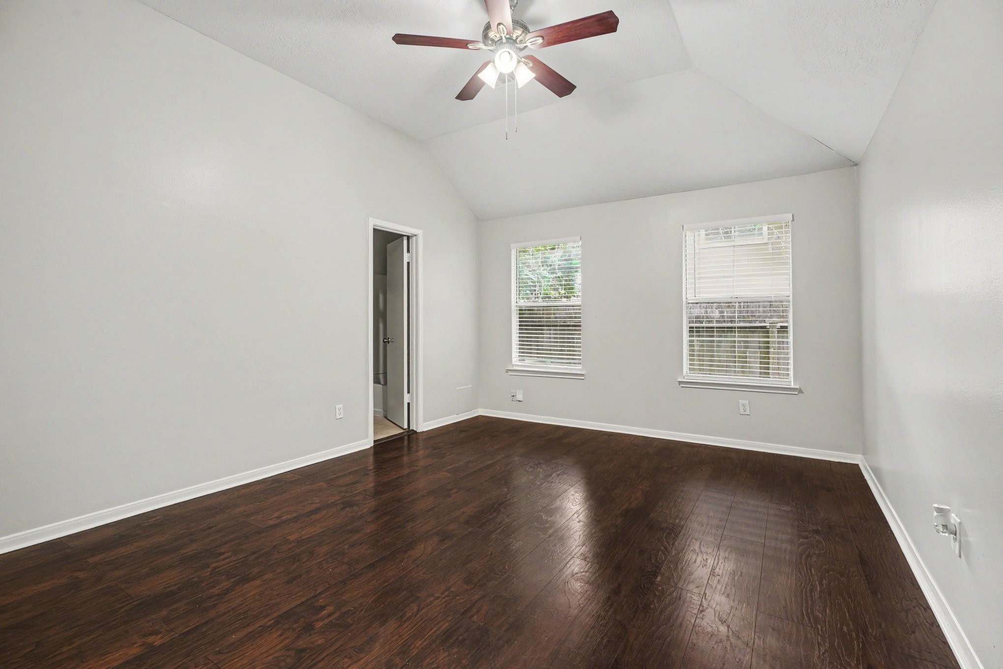 4811 Hawthorne Street Property Photo 11