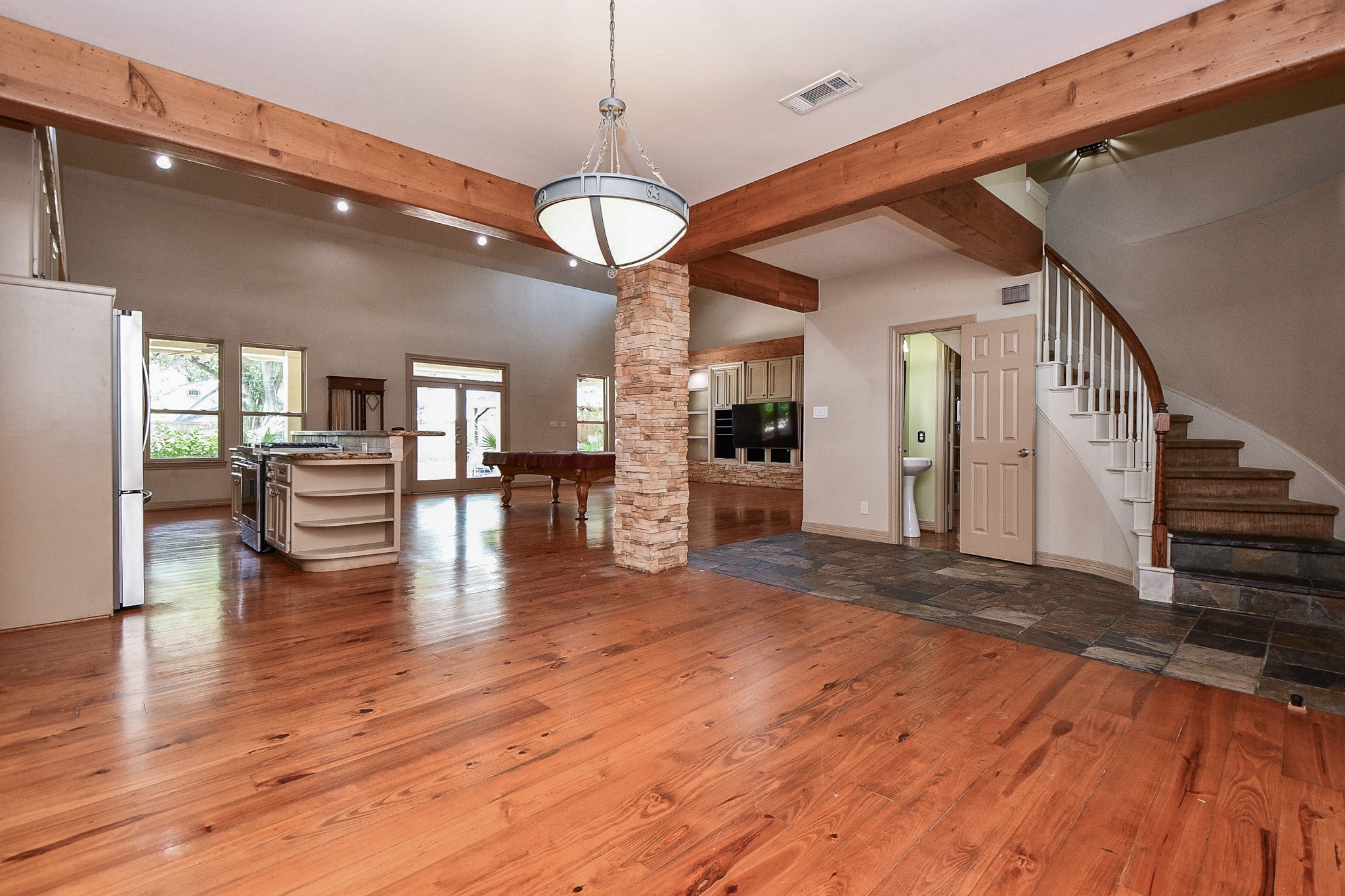 1240 Bingle Road Property Photo 7