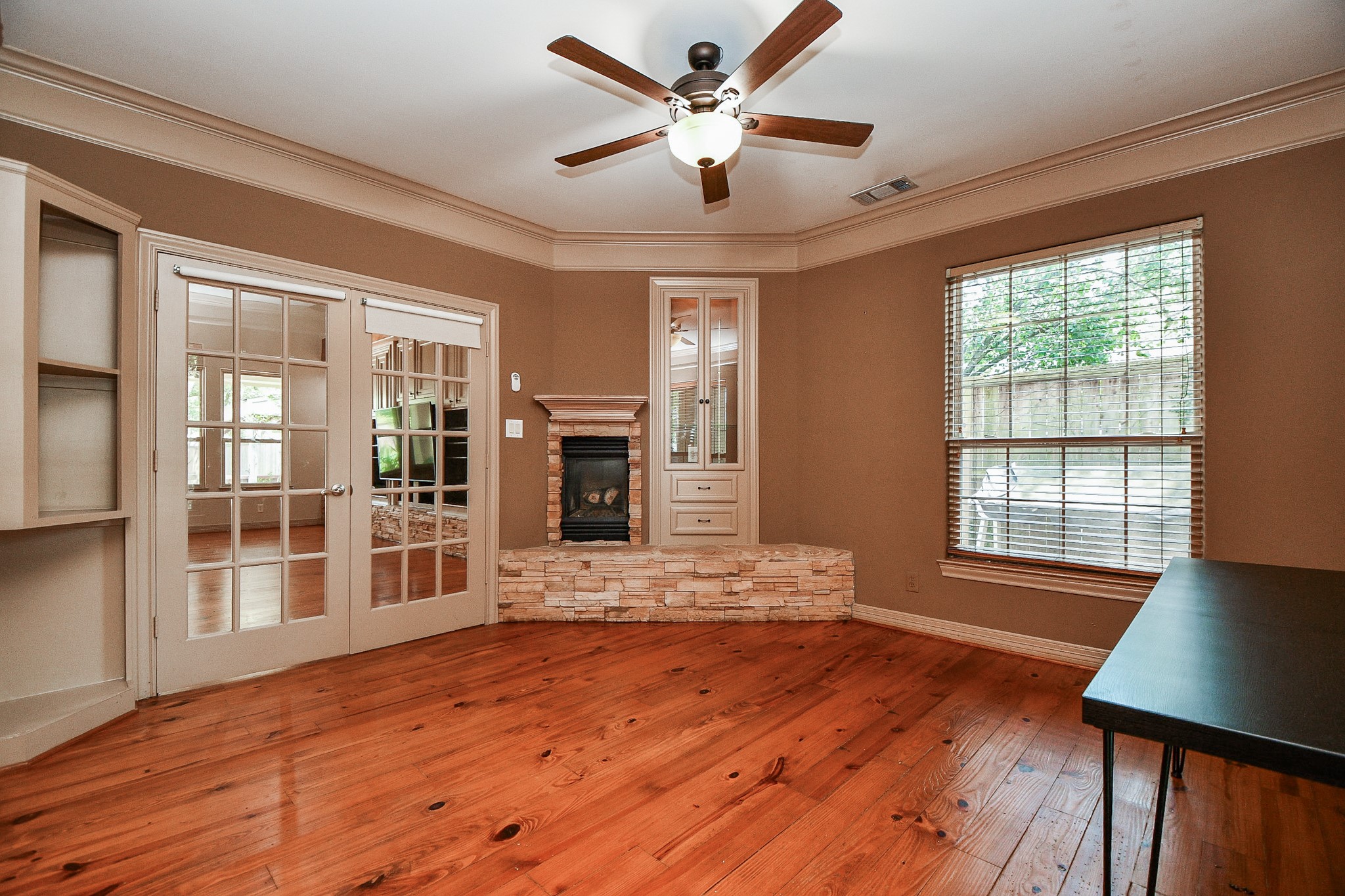 1240 Bingle Road Property Photo 8