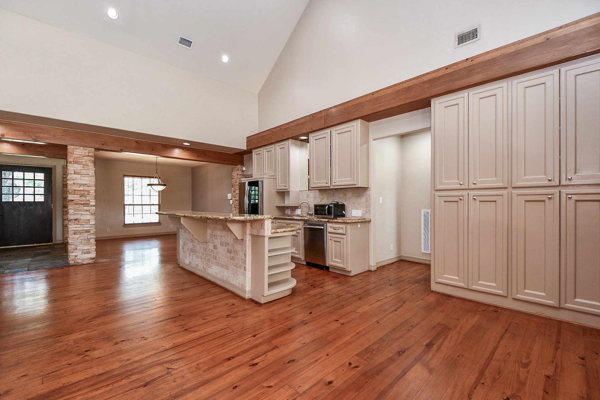 1240 Bingle Road Property Photo 15