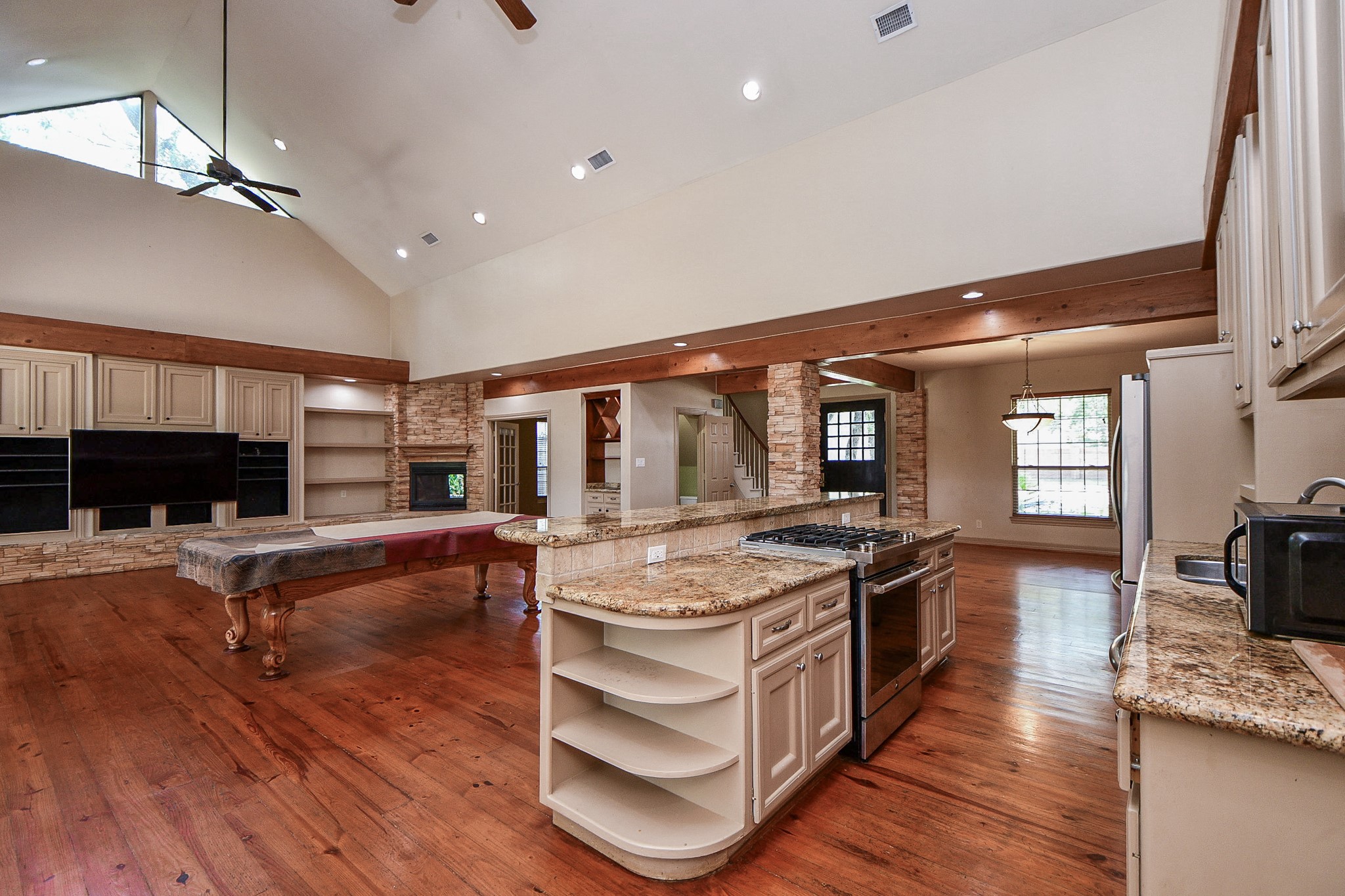 1240 Bingle Road Property Photo 16