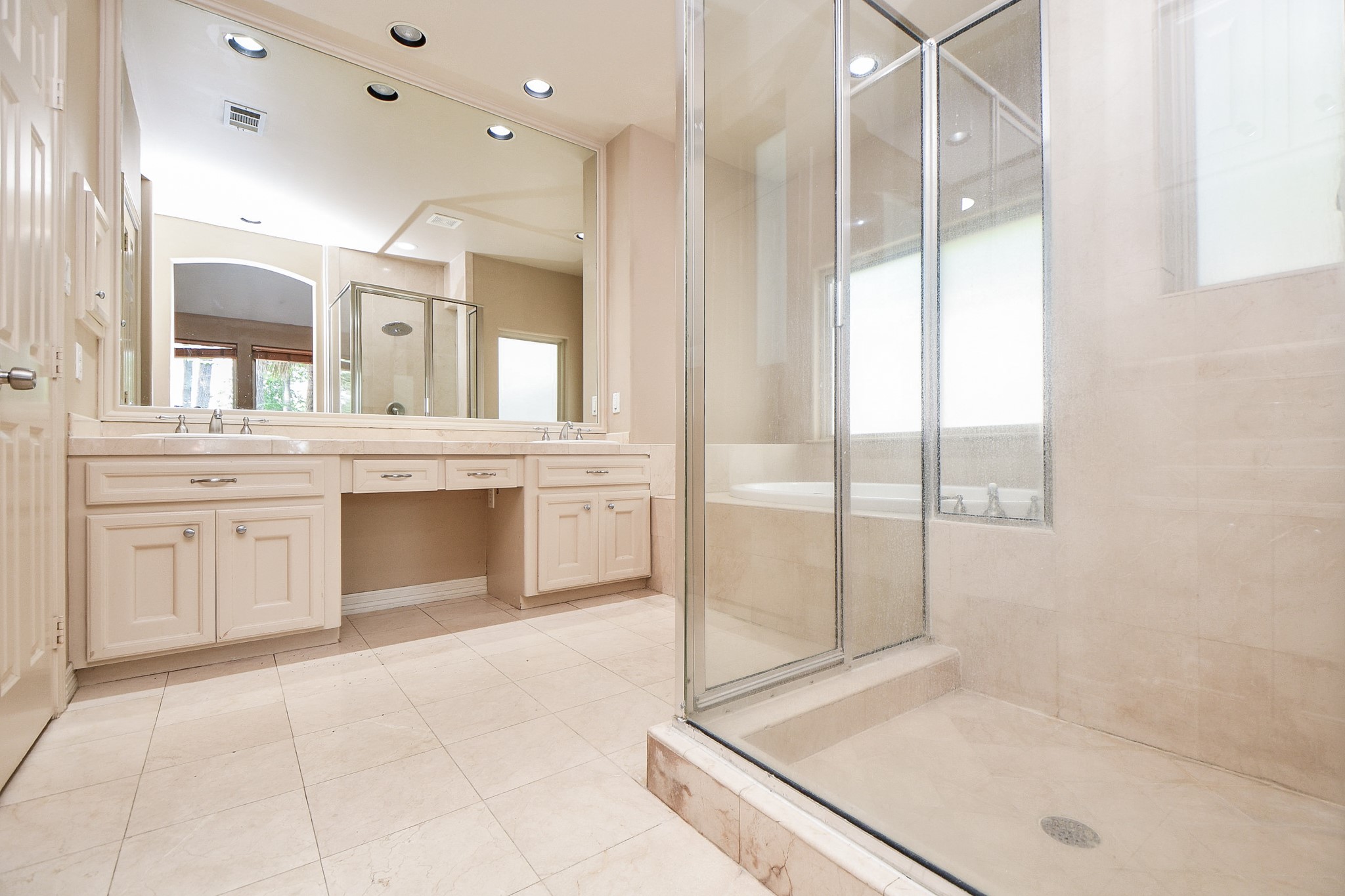 1240 Bingle Road Property Photo 22