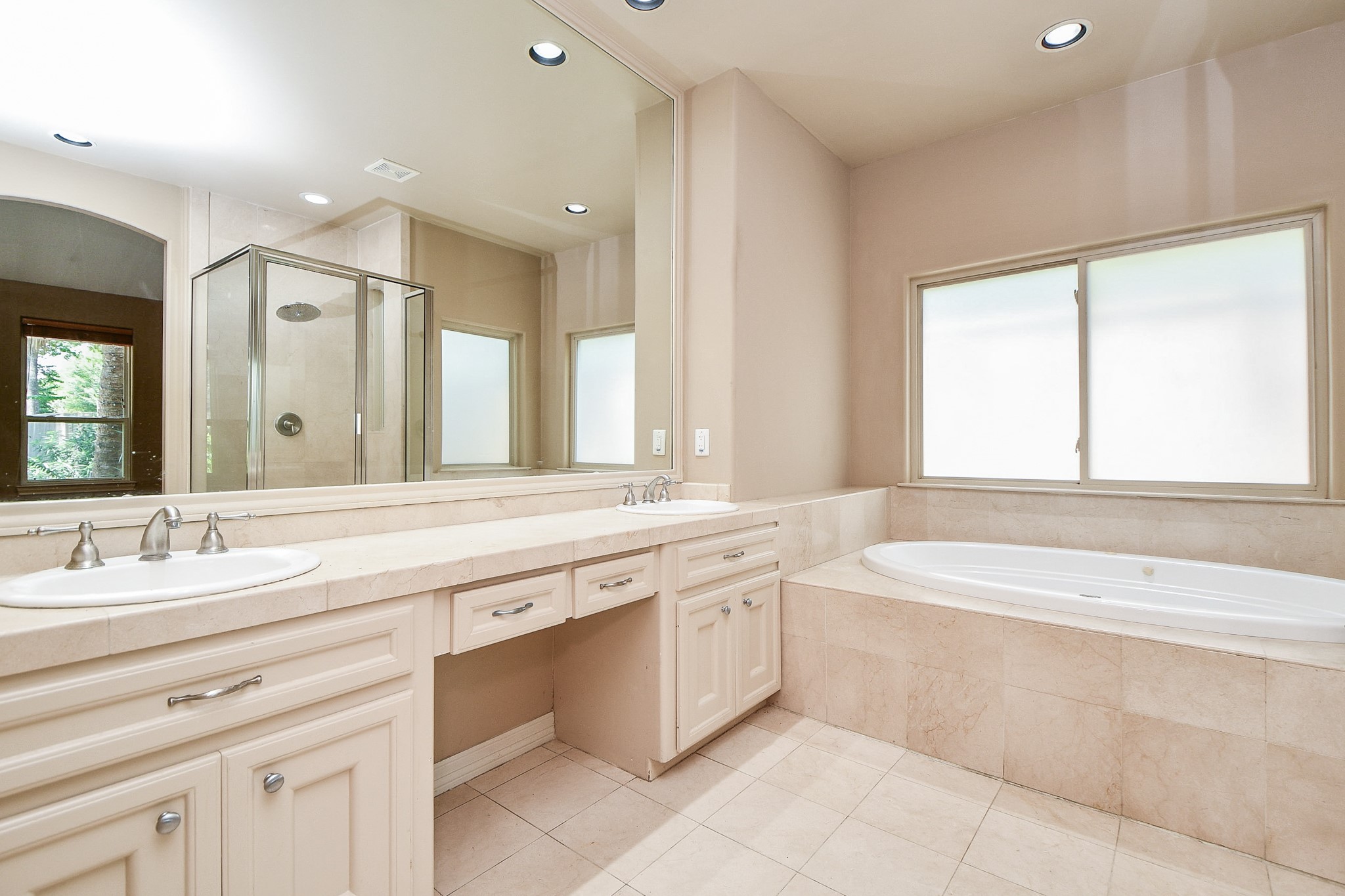 1240 Bingle Road Property Photo 23