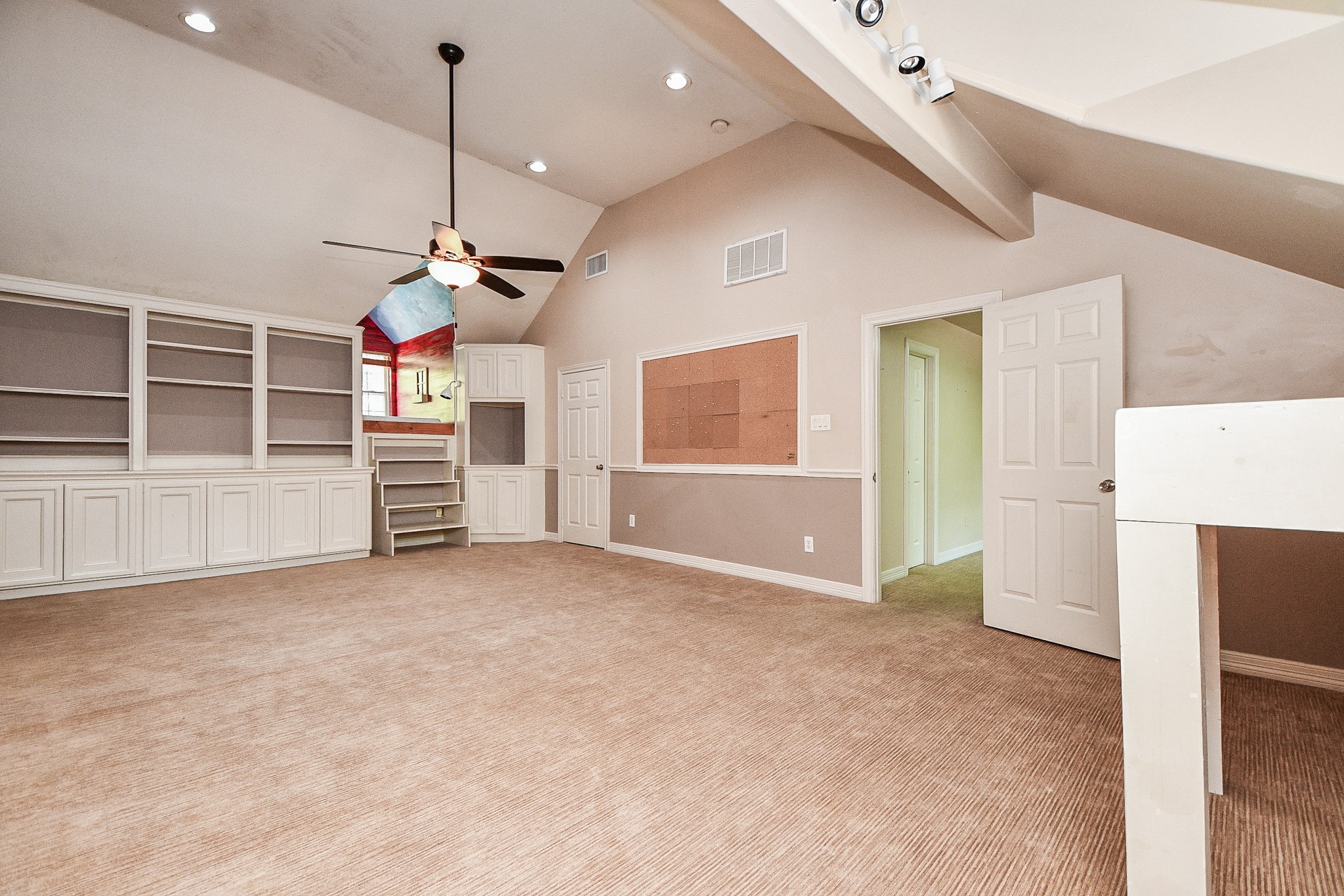 1240 Bingle Road Property Photo 27