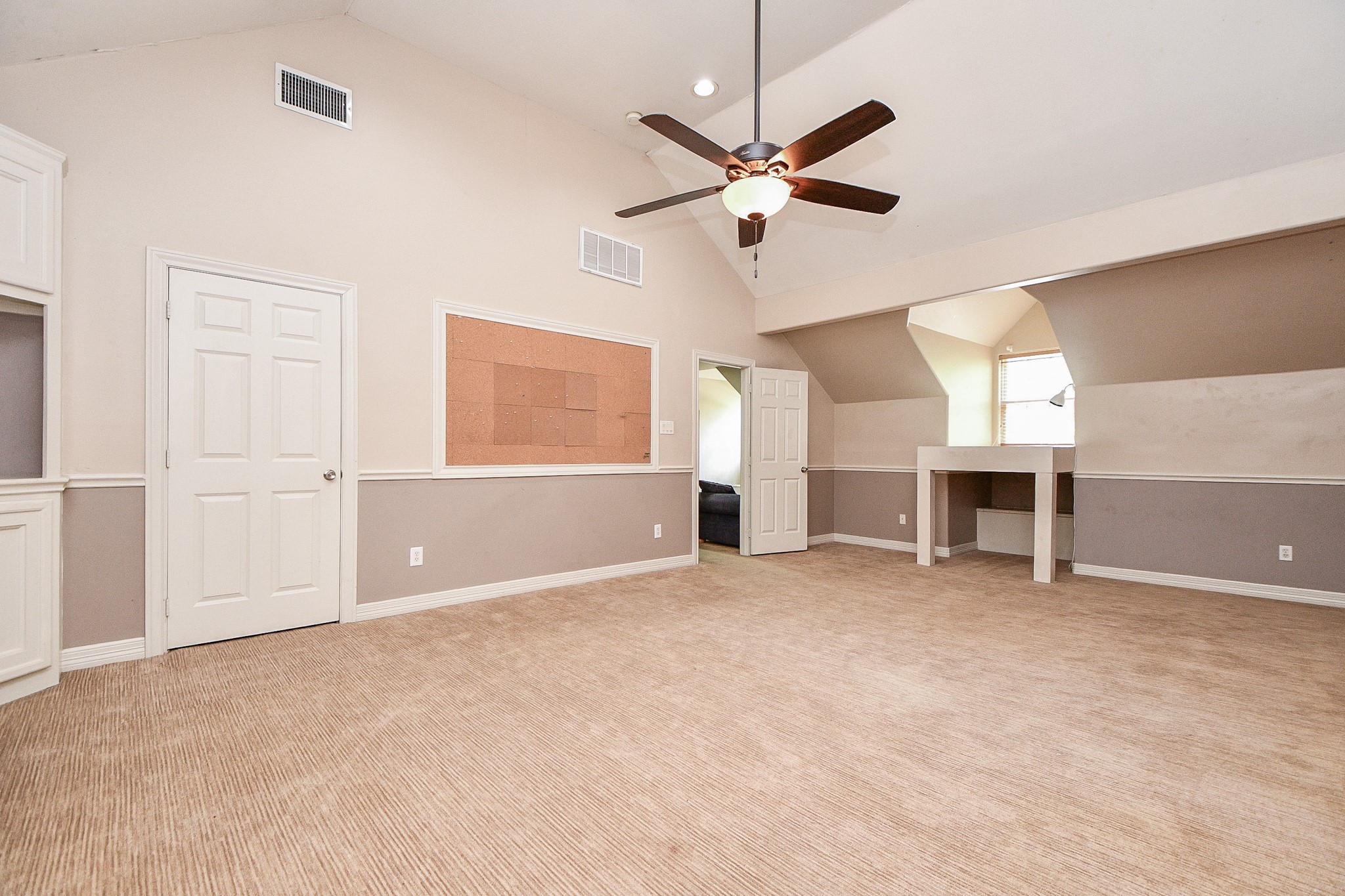 1240 Bingle Road Property Photo 28