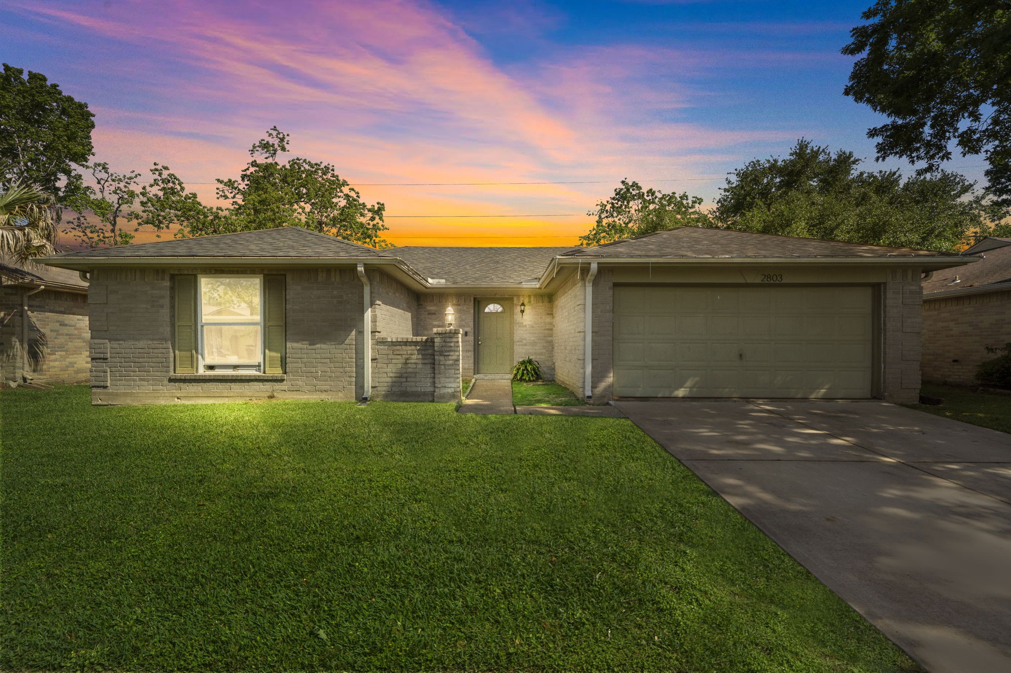 2803 N Brompton Drive Property Photo
