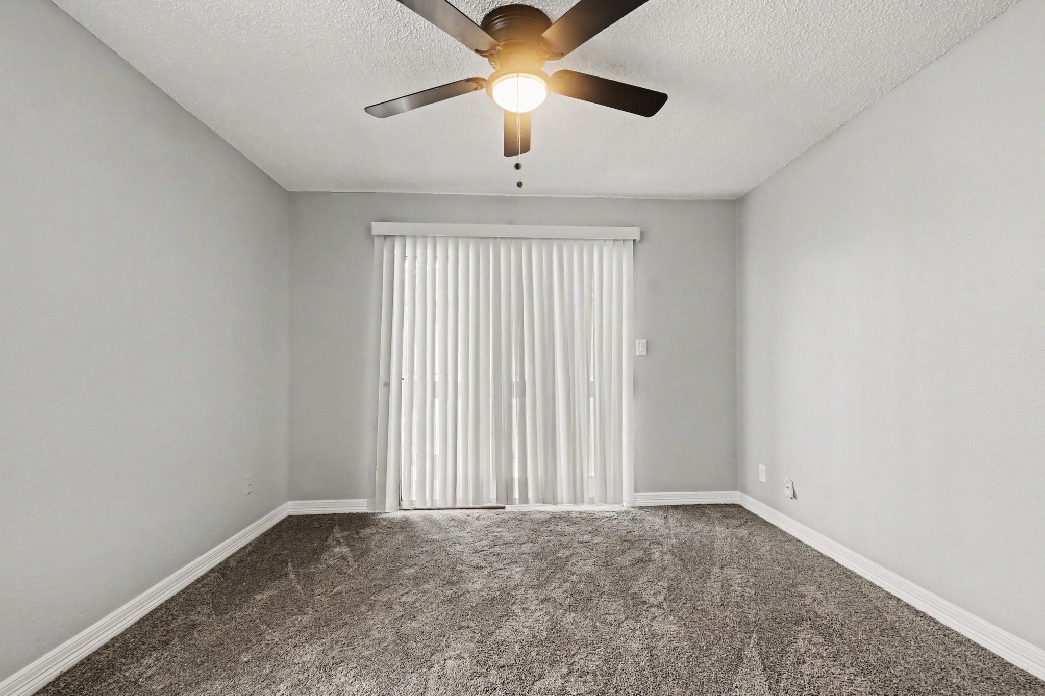 3919 Fairmont Parkway 113 Property Photo 9