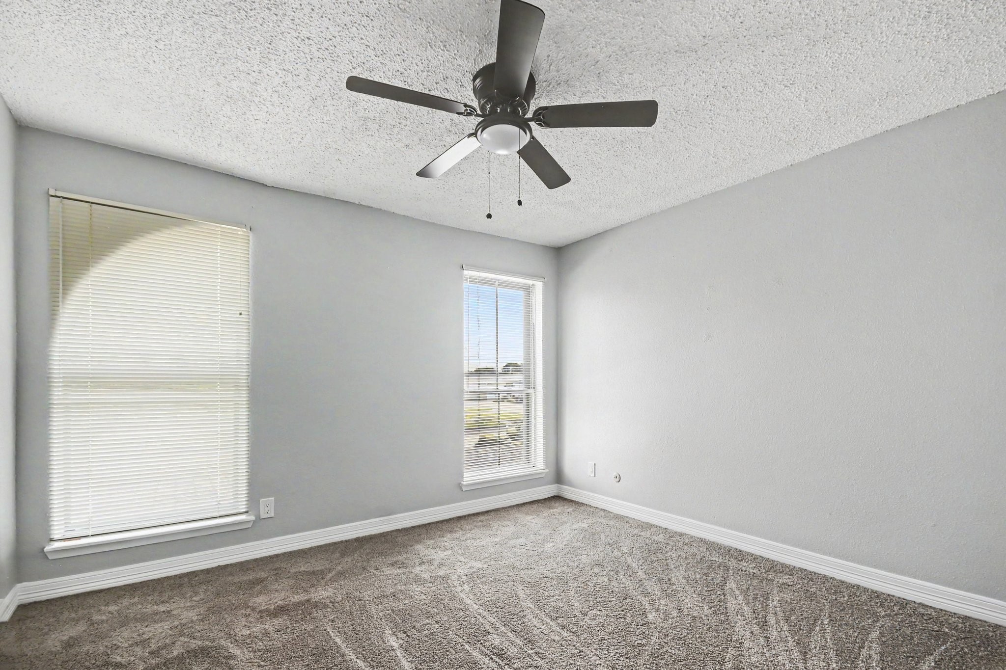 3919 Fairmont Parkway 113 Property Photo 10
